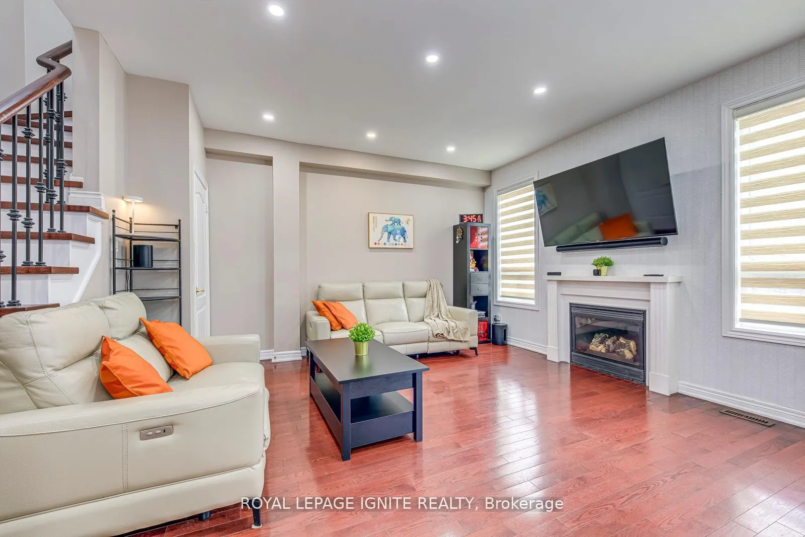 Photo 10 of 30 Streamline Drive, Brampton, Madoc — HOMEH
