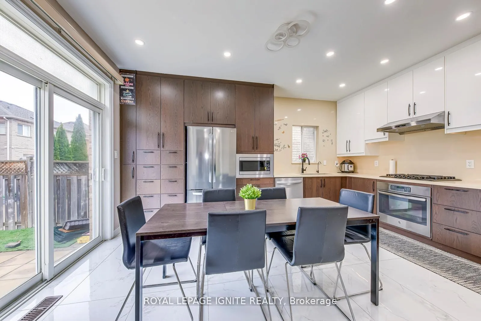 Photo 14 of 30 Streamline Drive, Brampton, Madoc — HOMEH