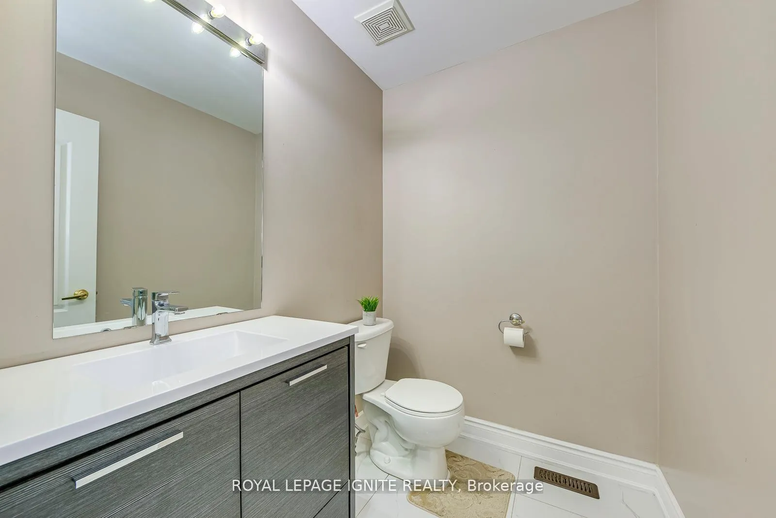 Photo 19 of 30 Streamline Drive, Brampton, Madoc — HOMEH