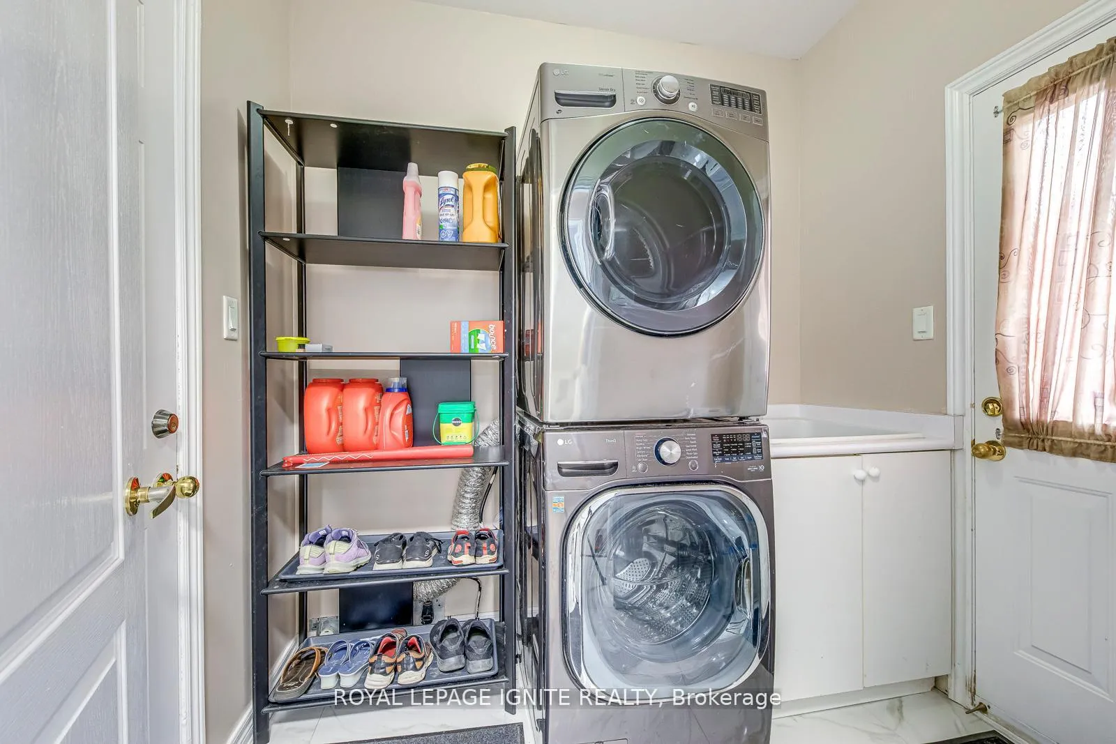 Photo 20 of 30 Streamline Drive, Brampton, Madoc — HOMEH