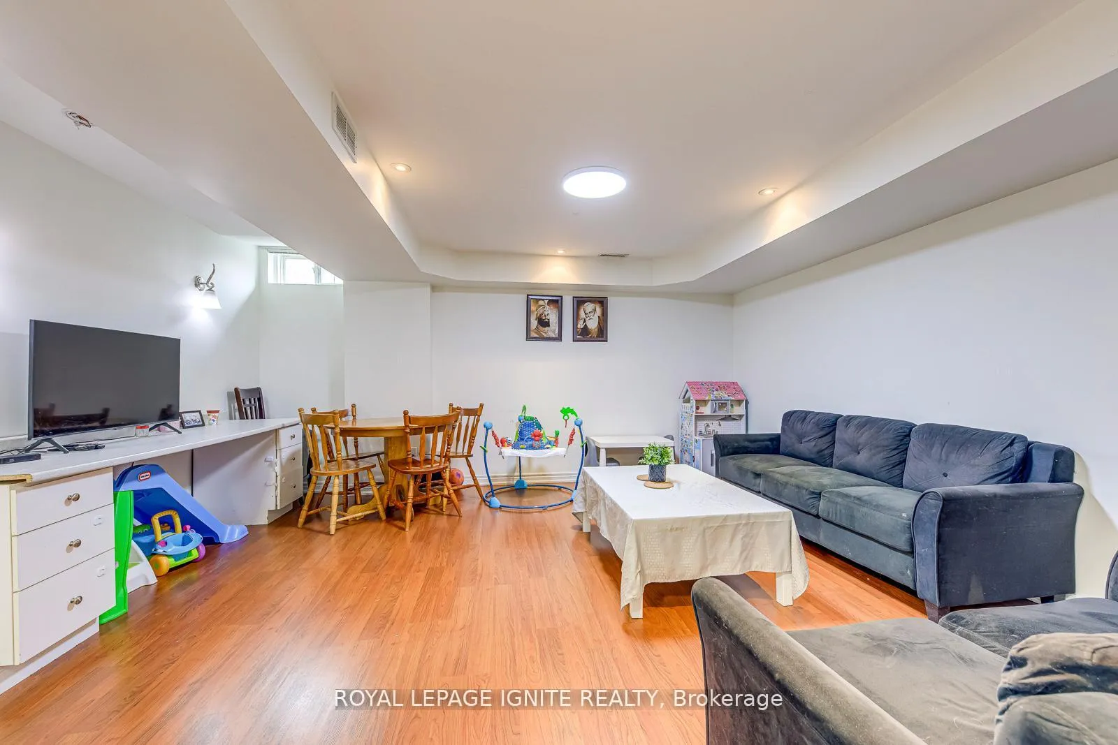 Photo 39 of 30 Streamline Drive, Brampton, Madoc — HOMEH