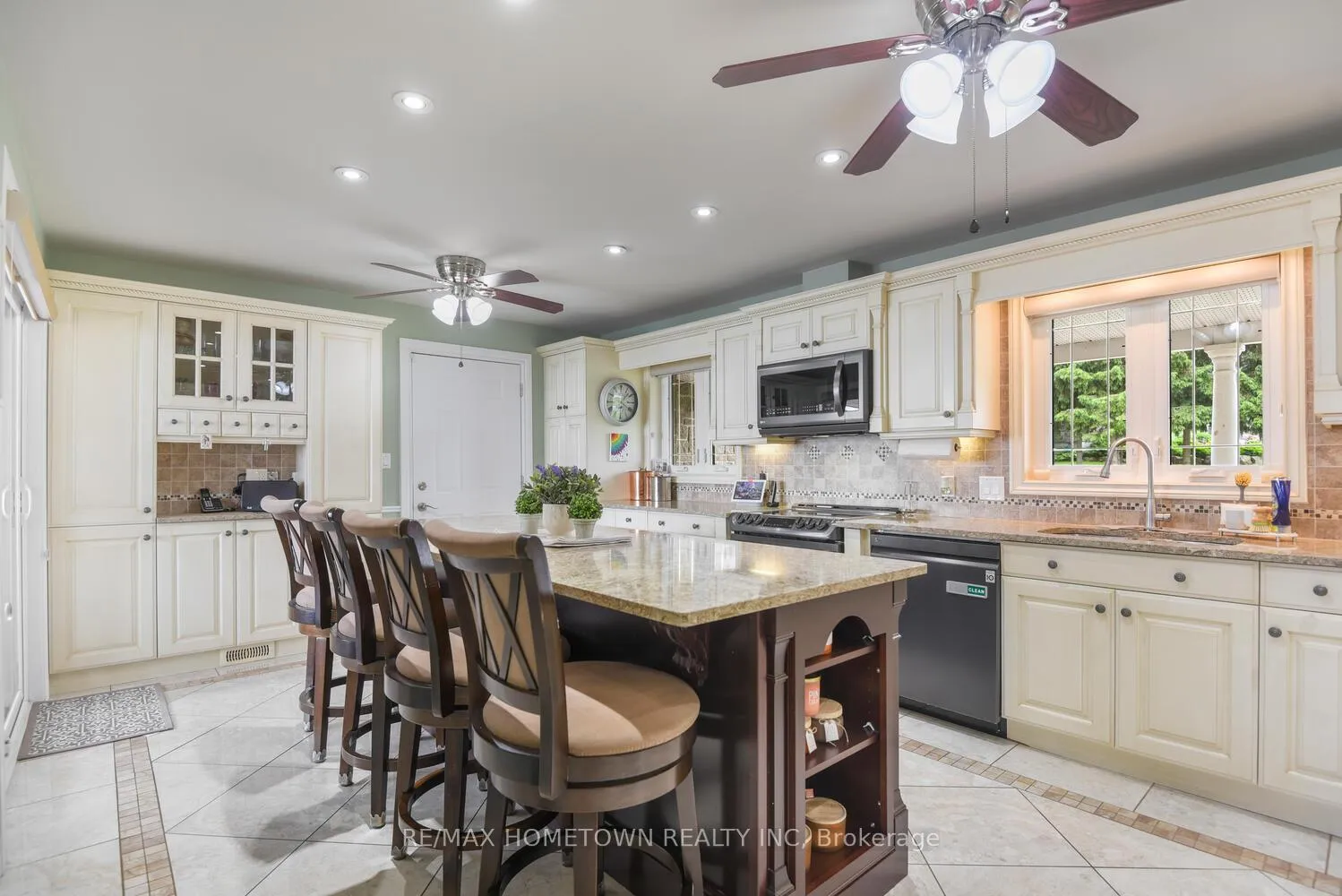 Photo 14 of 1111 Burnside Drive, Augusta, Augusta Twp — HOMEH