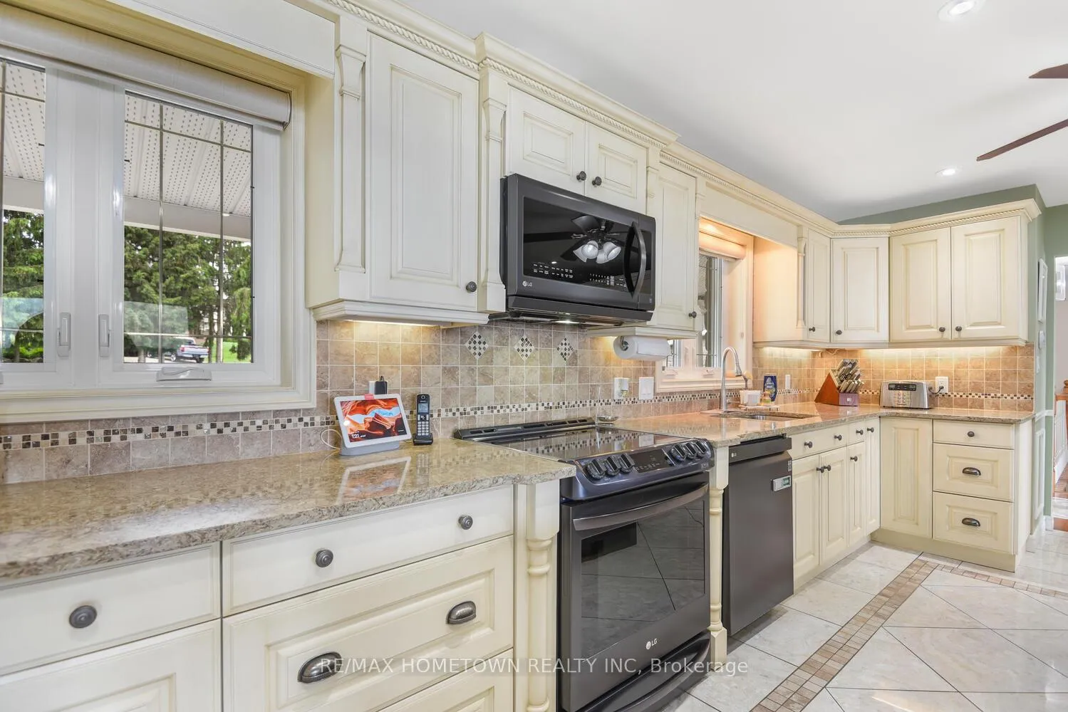 Photo 17 of 1111 Burnside Drive, Augusta, Augusta Twp — HOMEH
