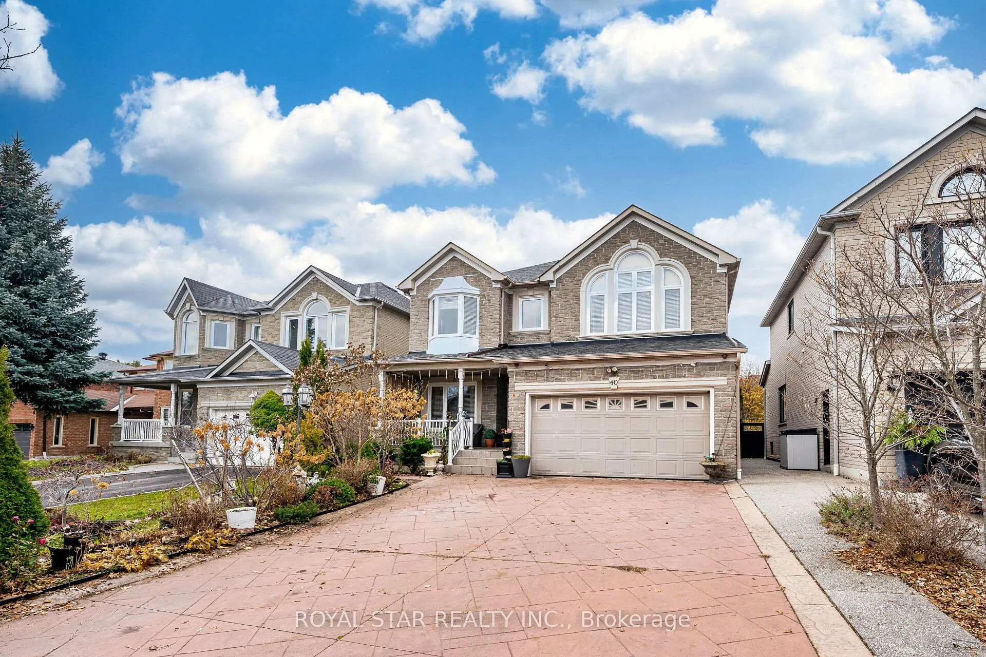 Photo 2 of 40 Oakdale Road, Vaughan, Maple — HOMEH