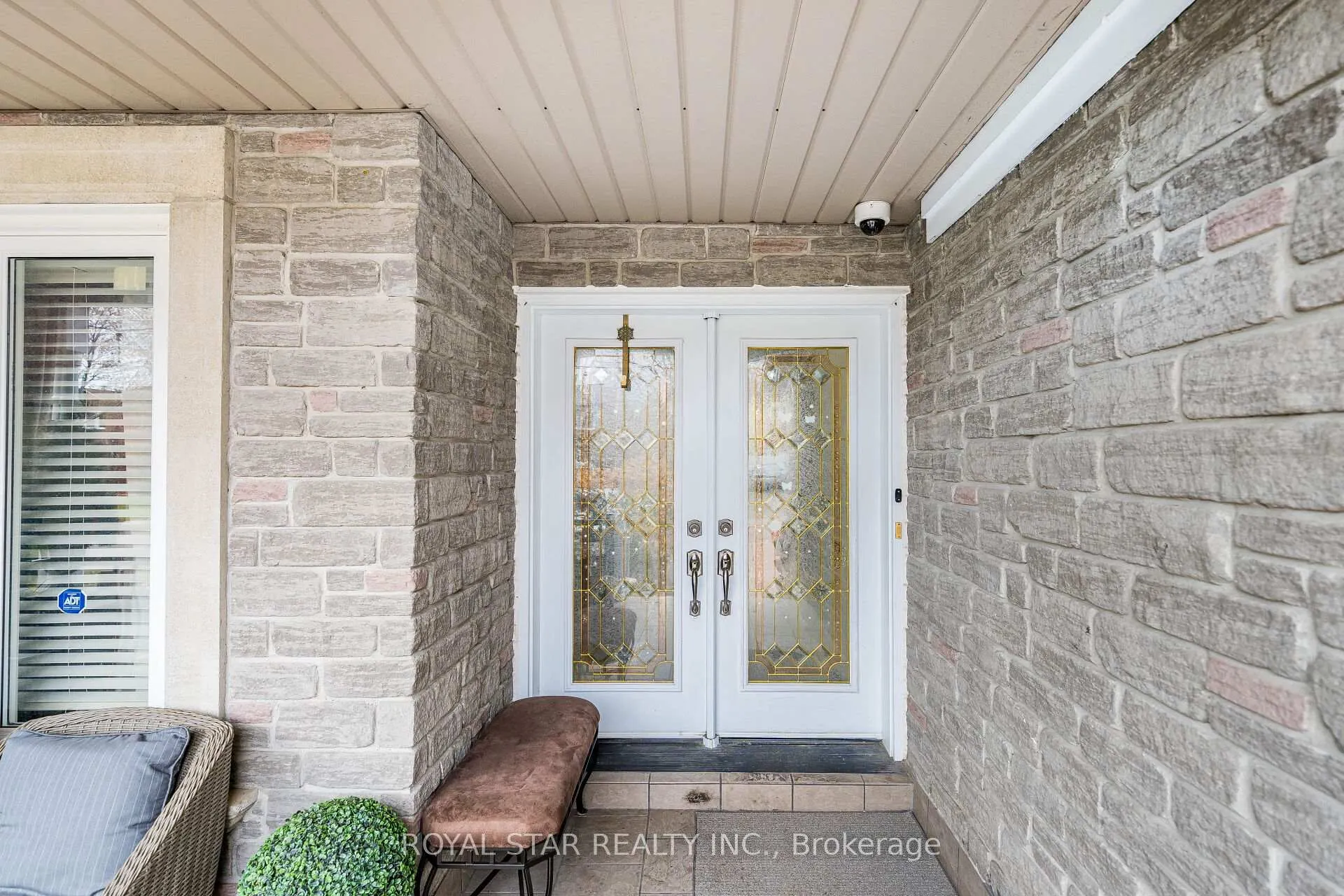 Photo 7 of 40 Oakdale Road, Vaughan, Maple — HOMEH