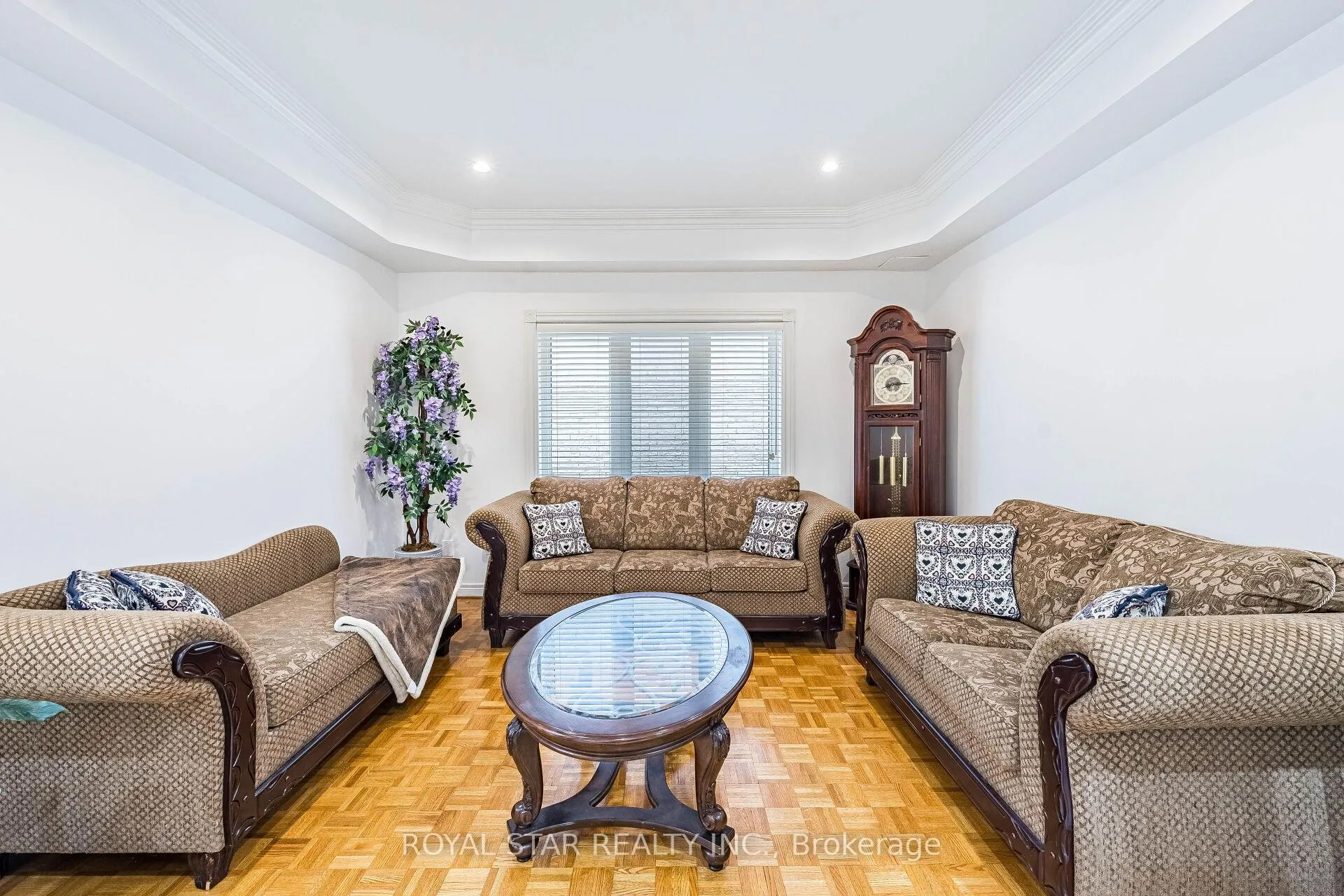 Photo 9 of 40 Oakdale Road, Vaughan, Maple — HOMEH