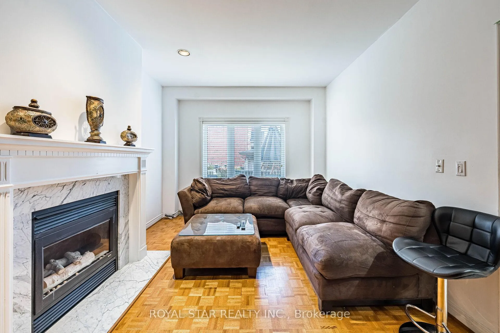 Photo 11 of 40 Oakdale Road, Vaughan, Maple — HOMEH