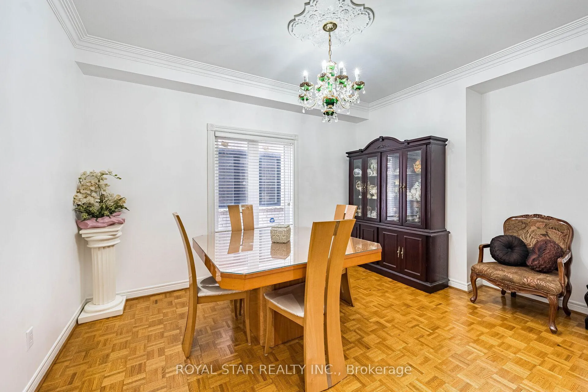 Photo 12 of 40 Oakdale Road, Vaughan, Maple — HOMEH