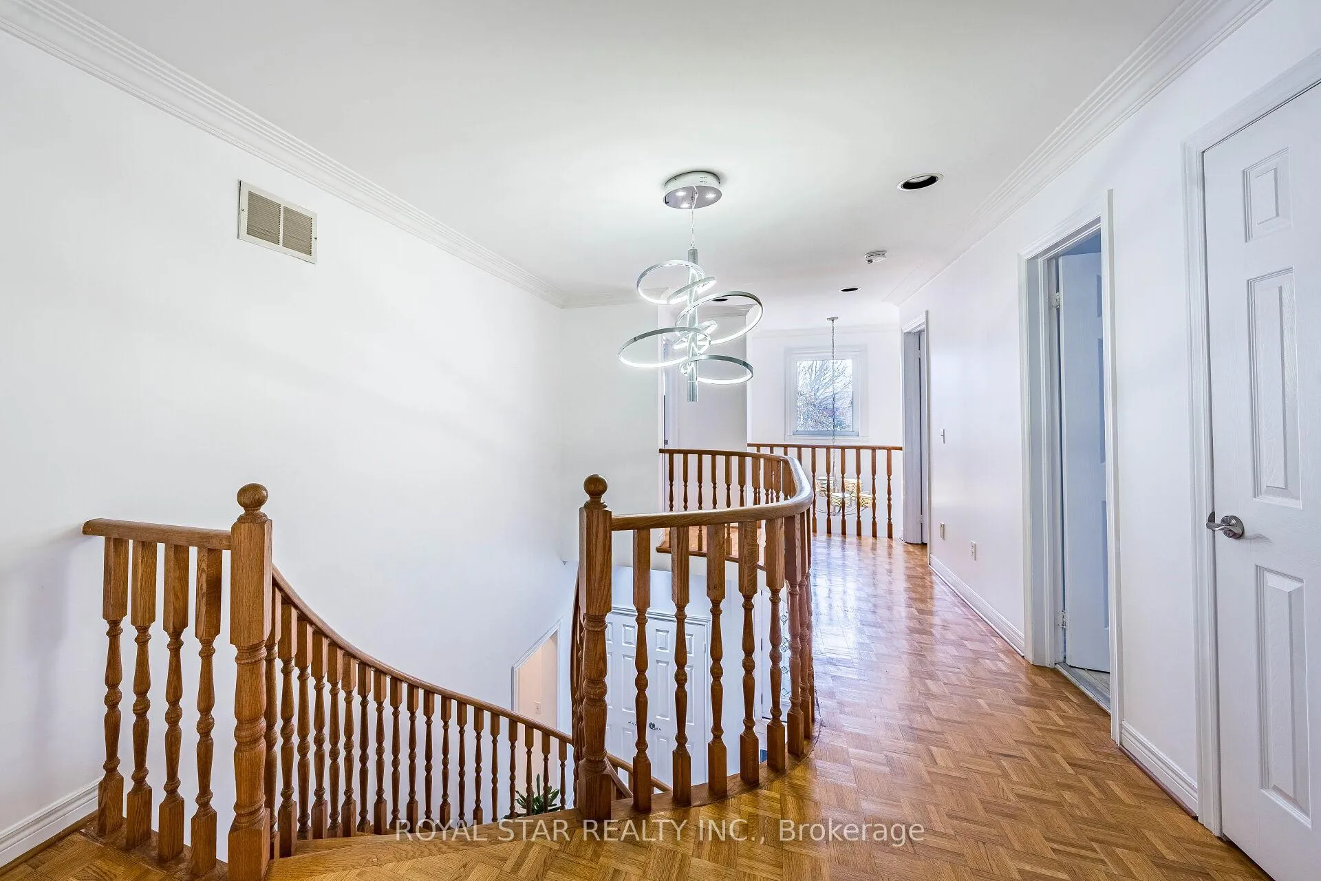 Photo 22 of 40 Oakdale Road, Vaughan, Maple — HOMEH
