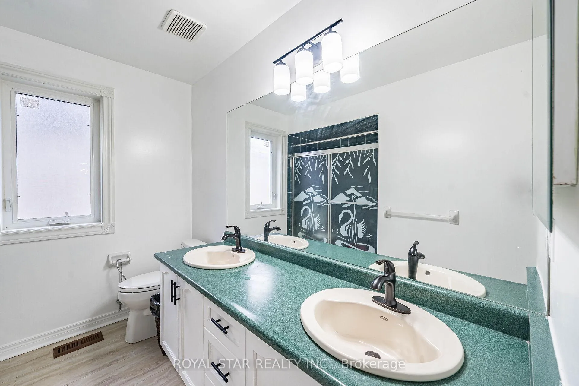 Photo 29 of 40 Oakdale Road, Vaughan, Maple — HOMEH