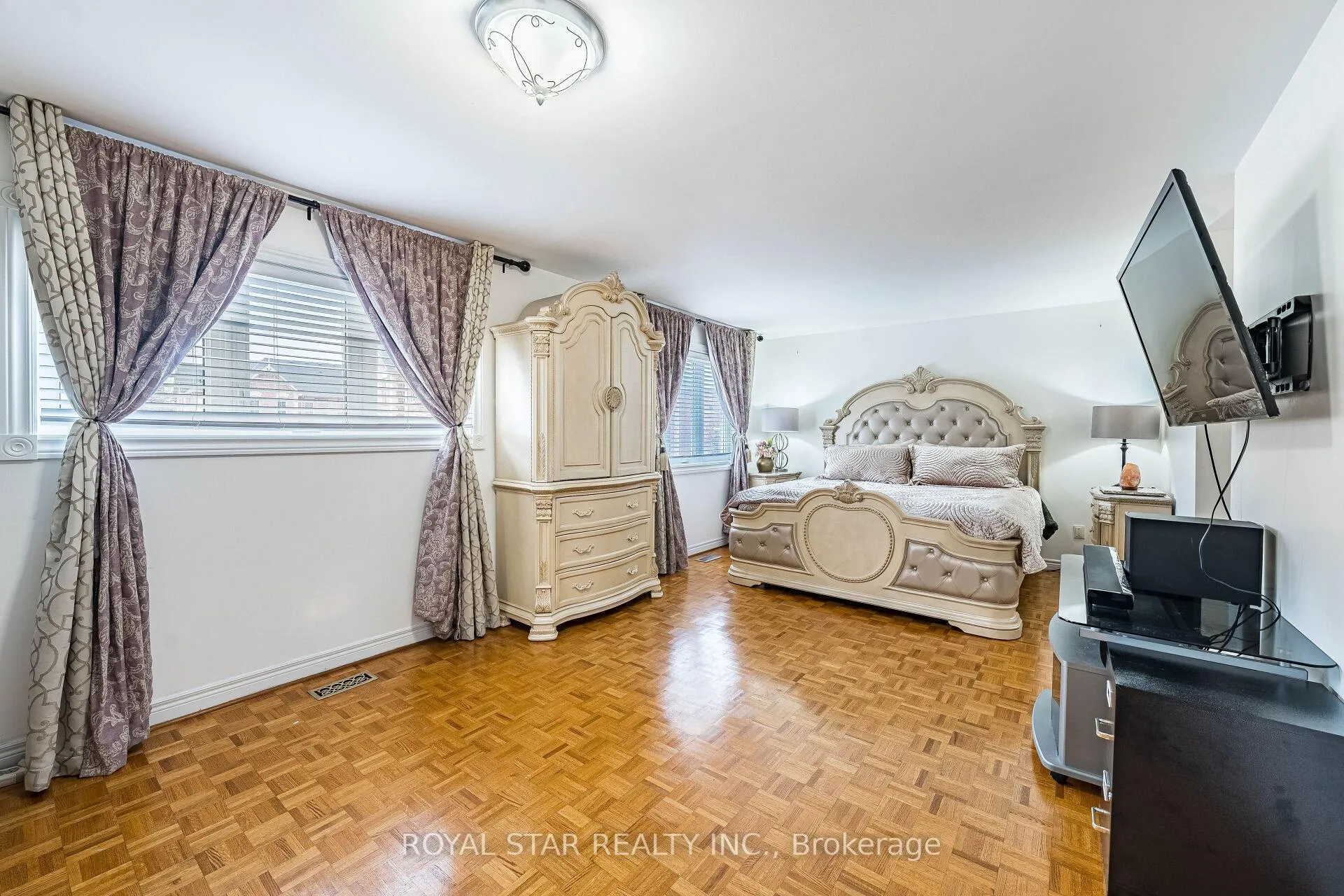 Photo 30 of 40 Oakdale Road, Vaughan, Maple — HOMEH