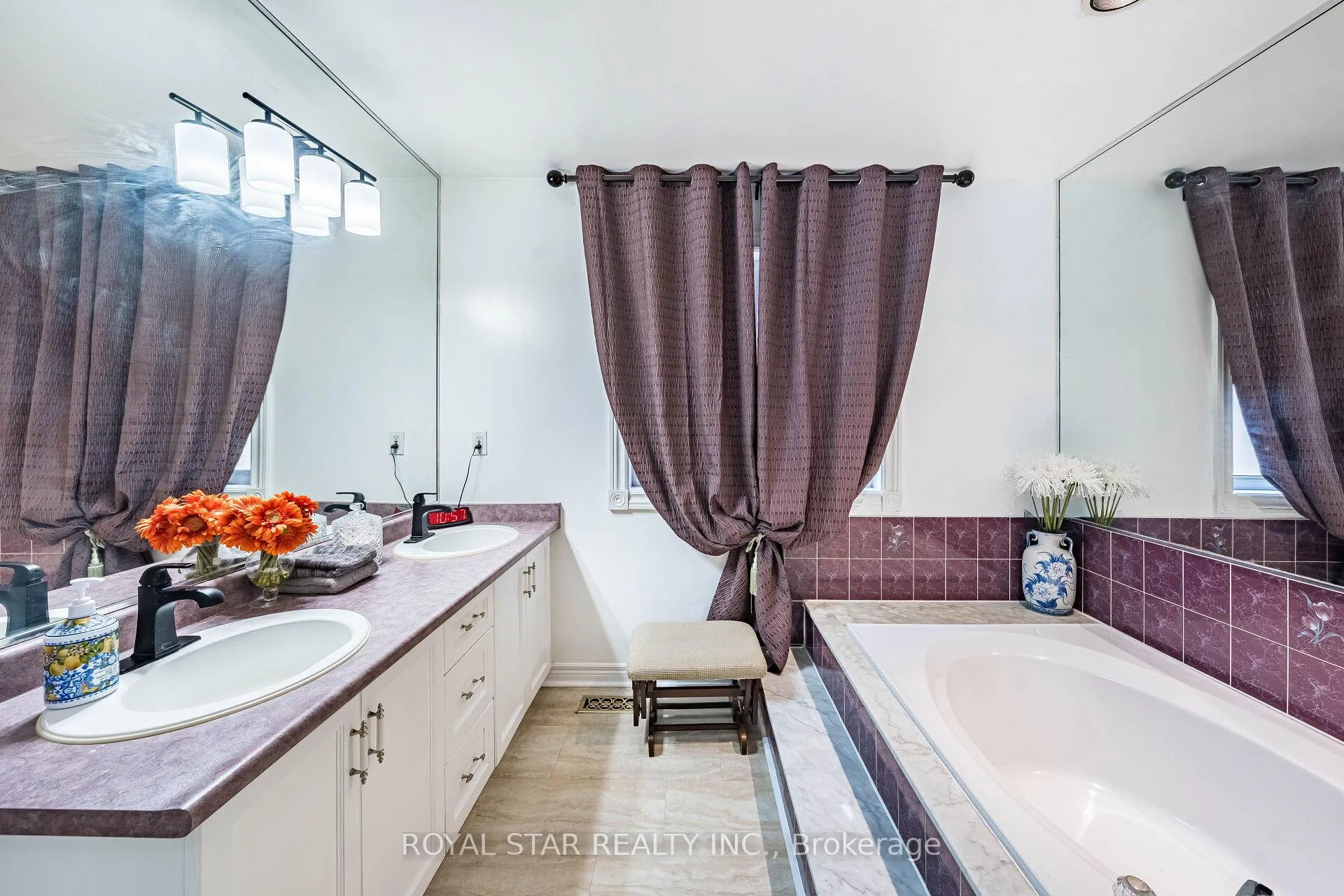 Photo 35 of 40 Oakdale Road, Vaughan, Maple — HOMEH