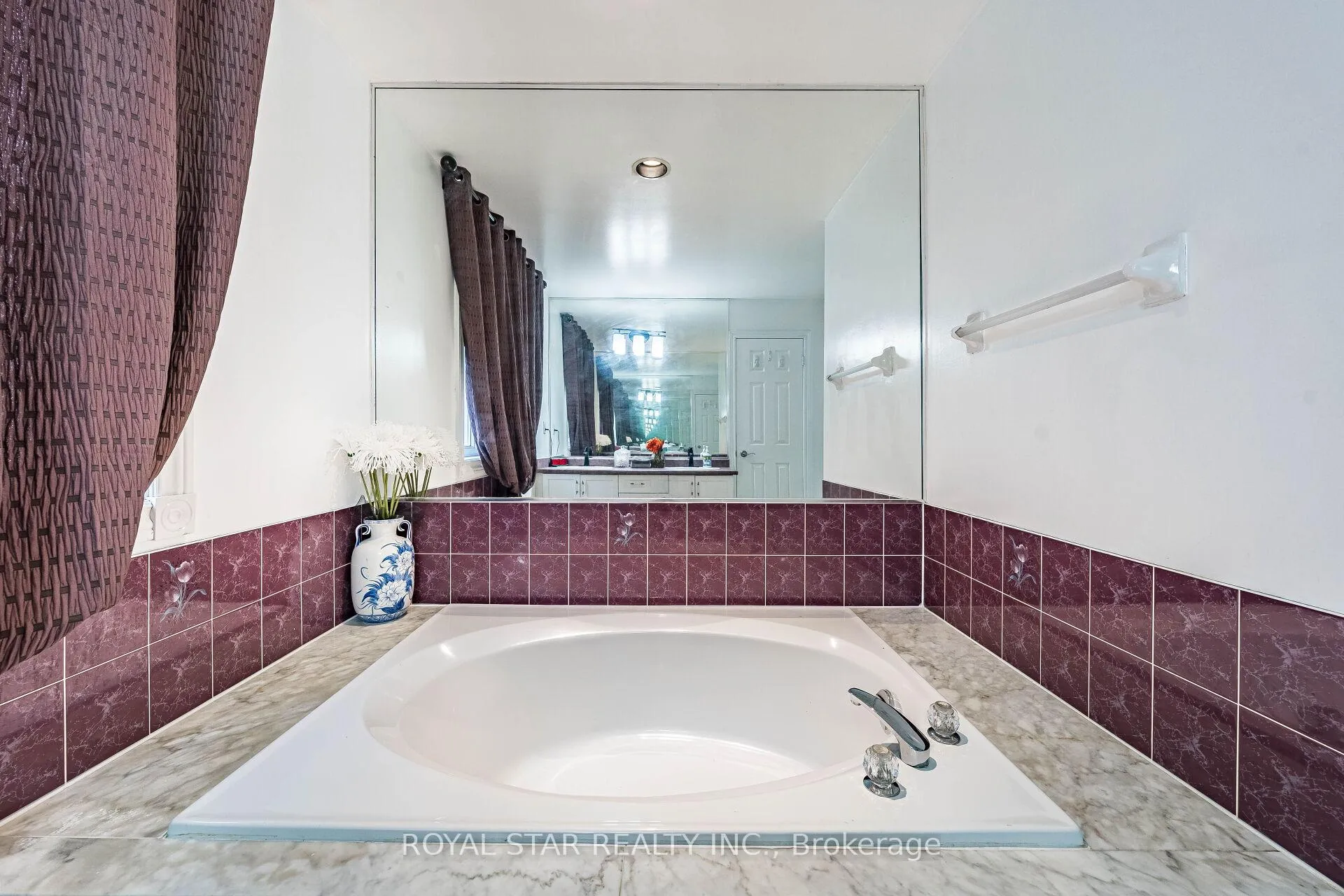 Photo 36 of 40 Oakdale Road, Vaughan, Maple — HOMEH
