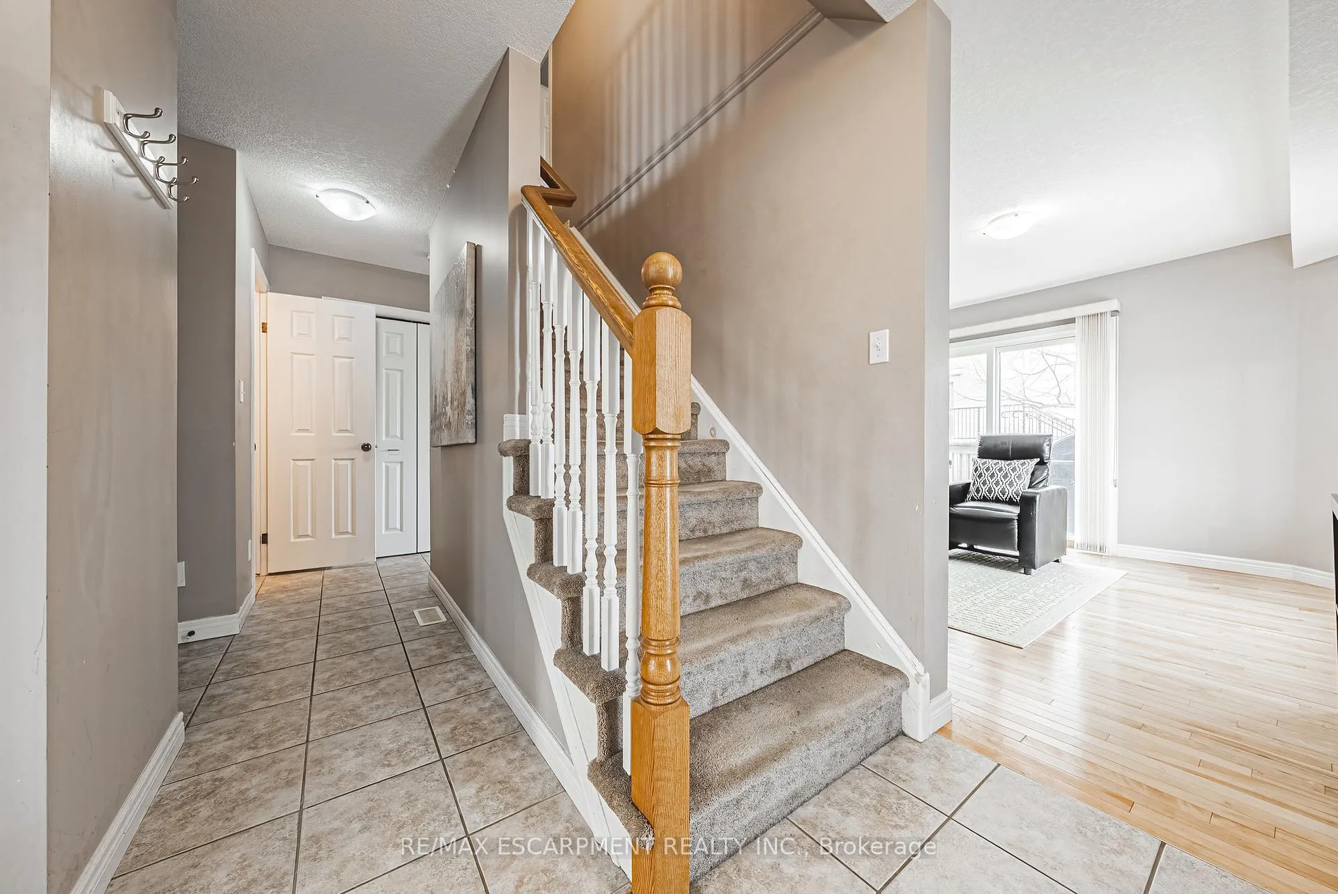 Photo 4 of Unit 1, 361 Arkell Road, Guelph, Pineridge/Westminster Woods — HOMEH