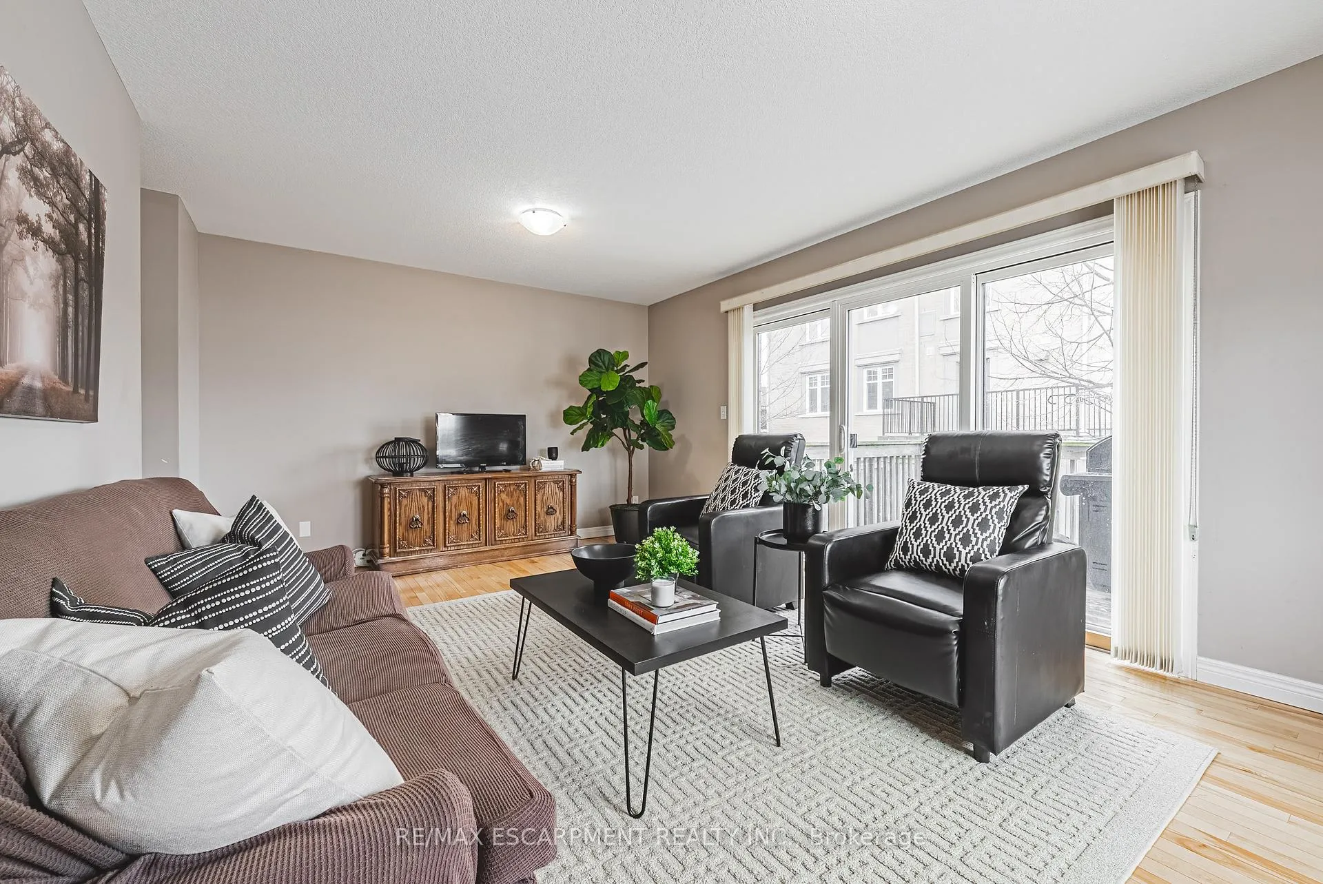 Photo 5 of Unit 1, 361 Arkell Road, Guelph, Pineridge/Westminster Woods — HOMEH