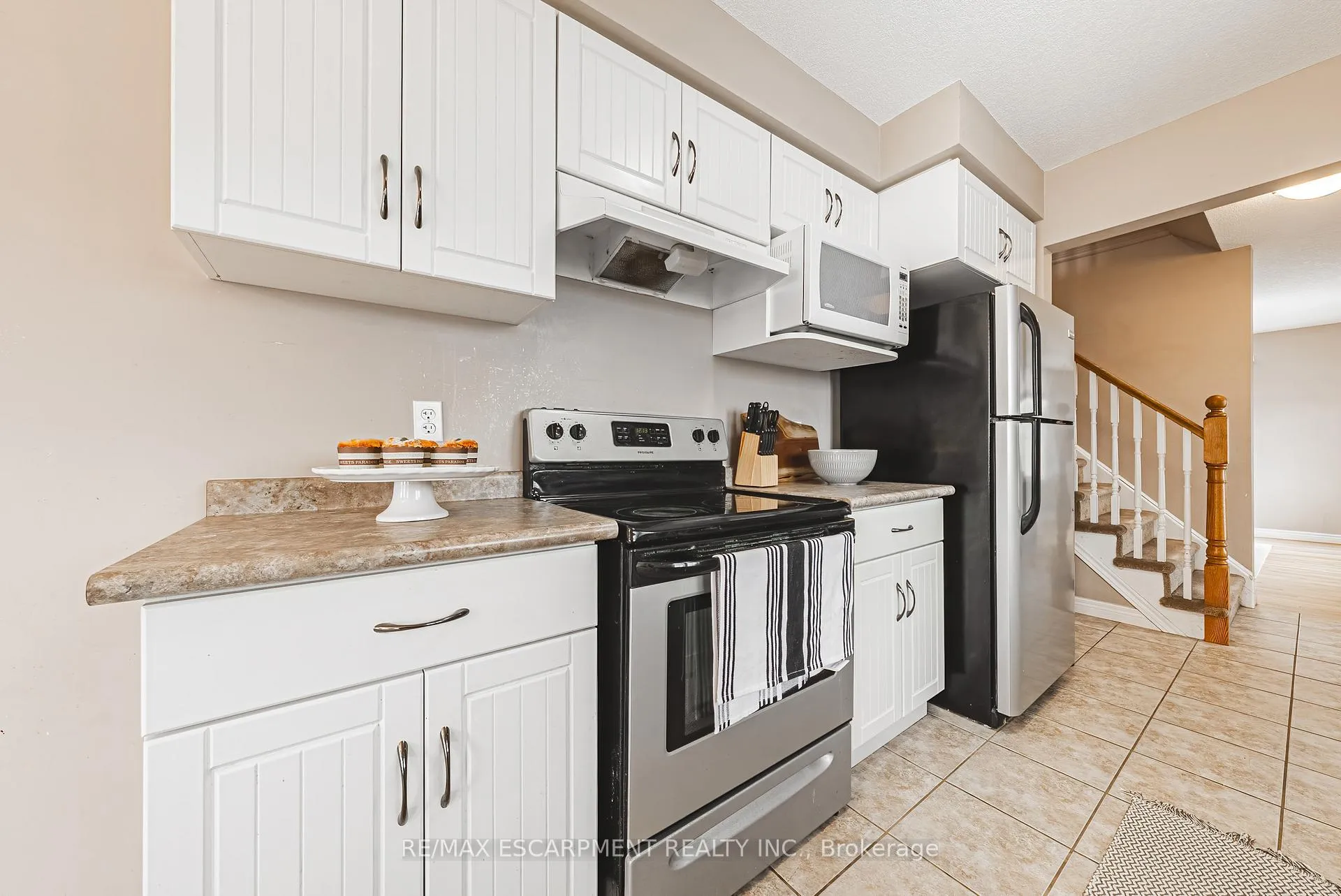 Photo 9 of Unit 1, 361 Arkell Road, Guelph, Pineridge/Westminster Woods — HOMEH