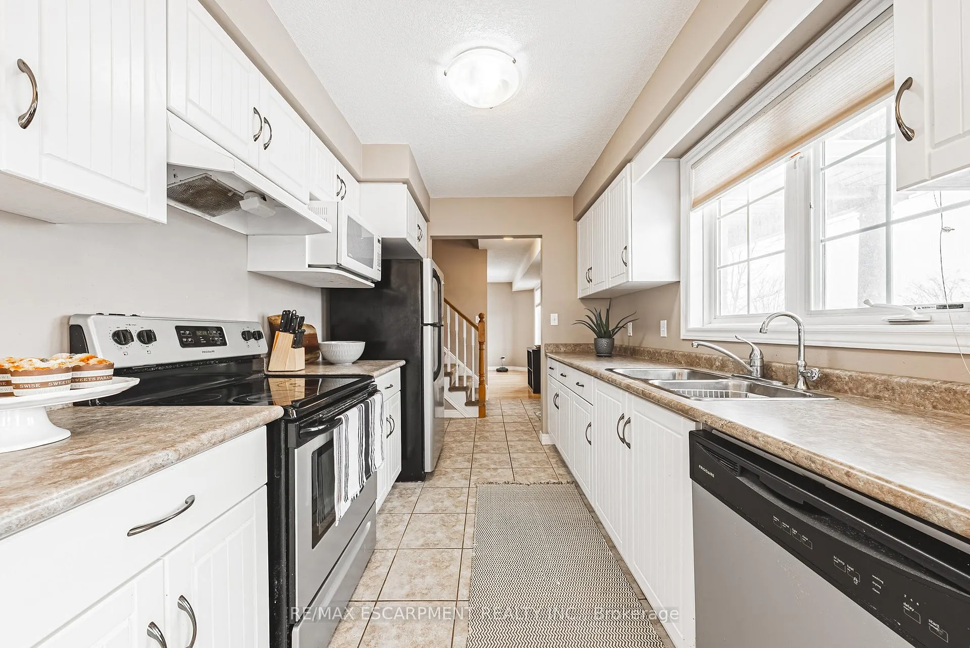Photo 12 of Unit 1, 361 Arkell Road, Guelph, Pineridge/Westminster Woods — HOMEH