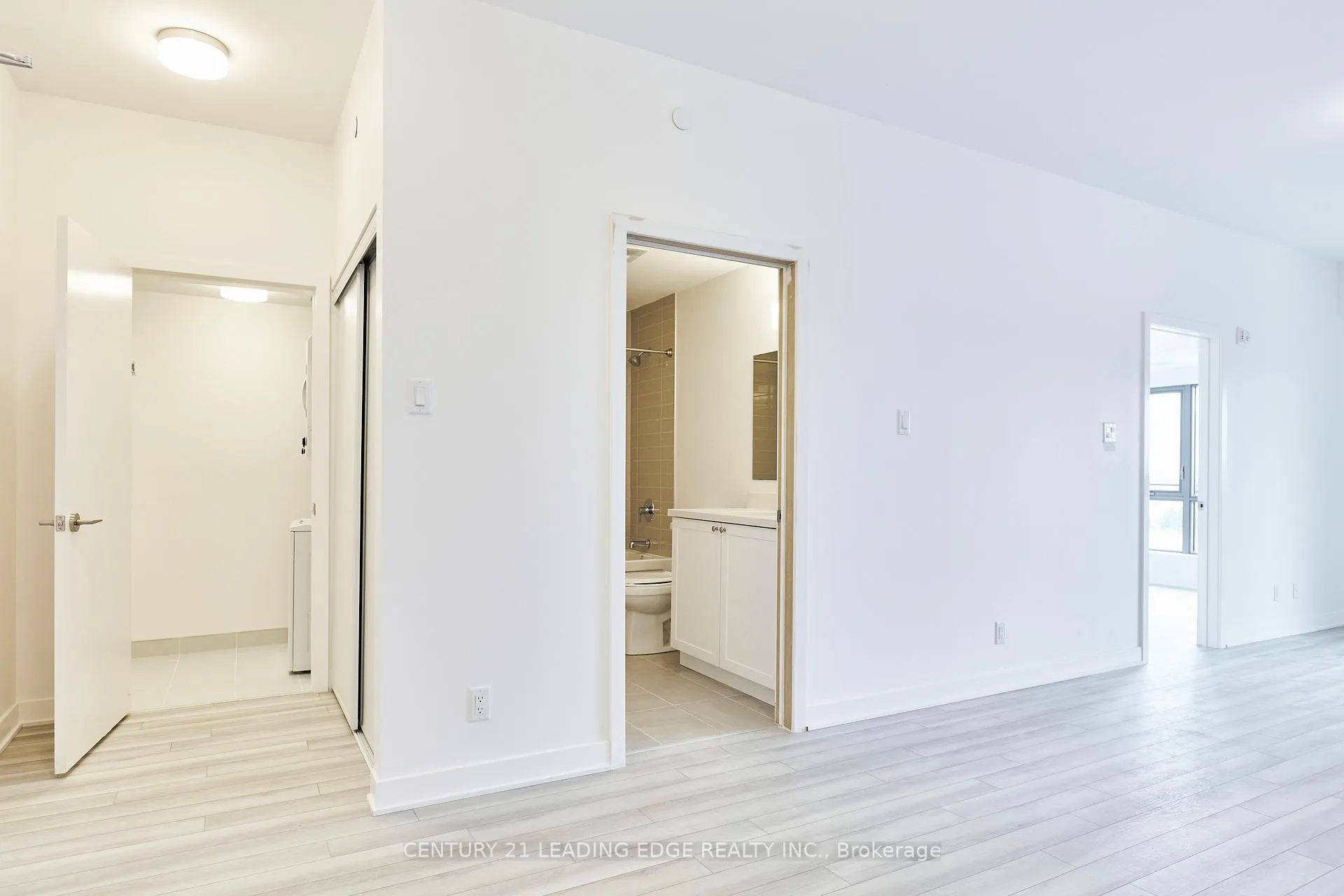 Photo 5 of Unit 511, 55 Clarington Boulevard, Clarington, Bowmanville — HOMEH