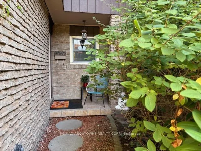 Photo 5 of Unit 49, 2301 Cavendish Drive, Burlington, Brant Hills — HOMEH