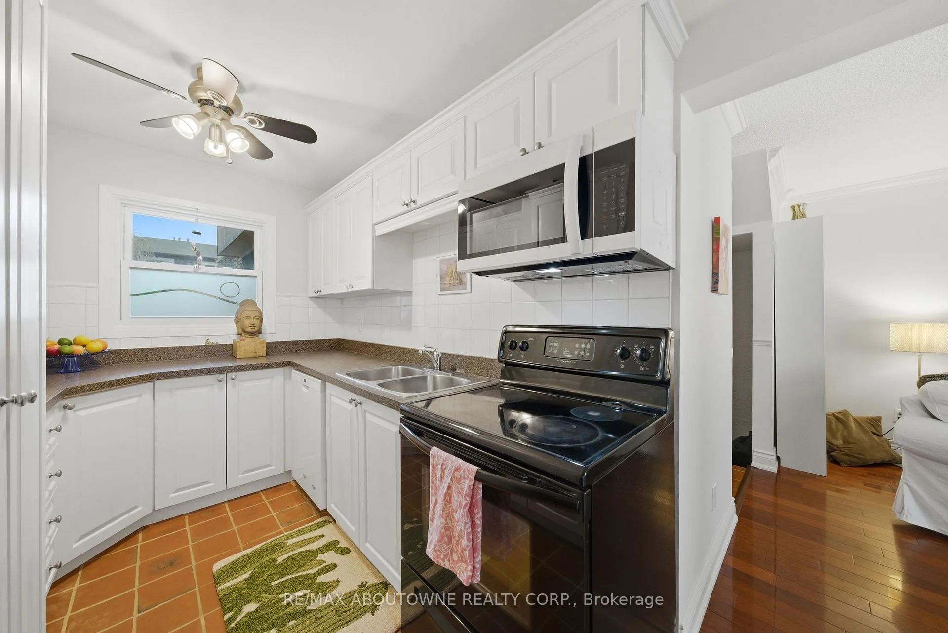 Photo 15 of Unit 49, 2301 Cavendish Drive, Burlington, Brant Hills — HOMEH