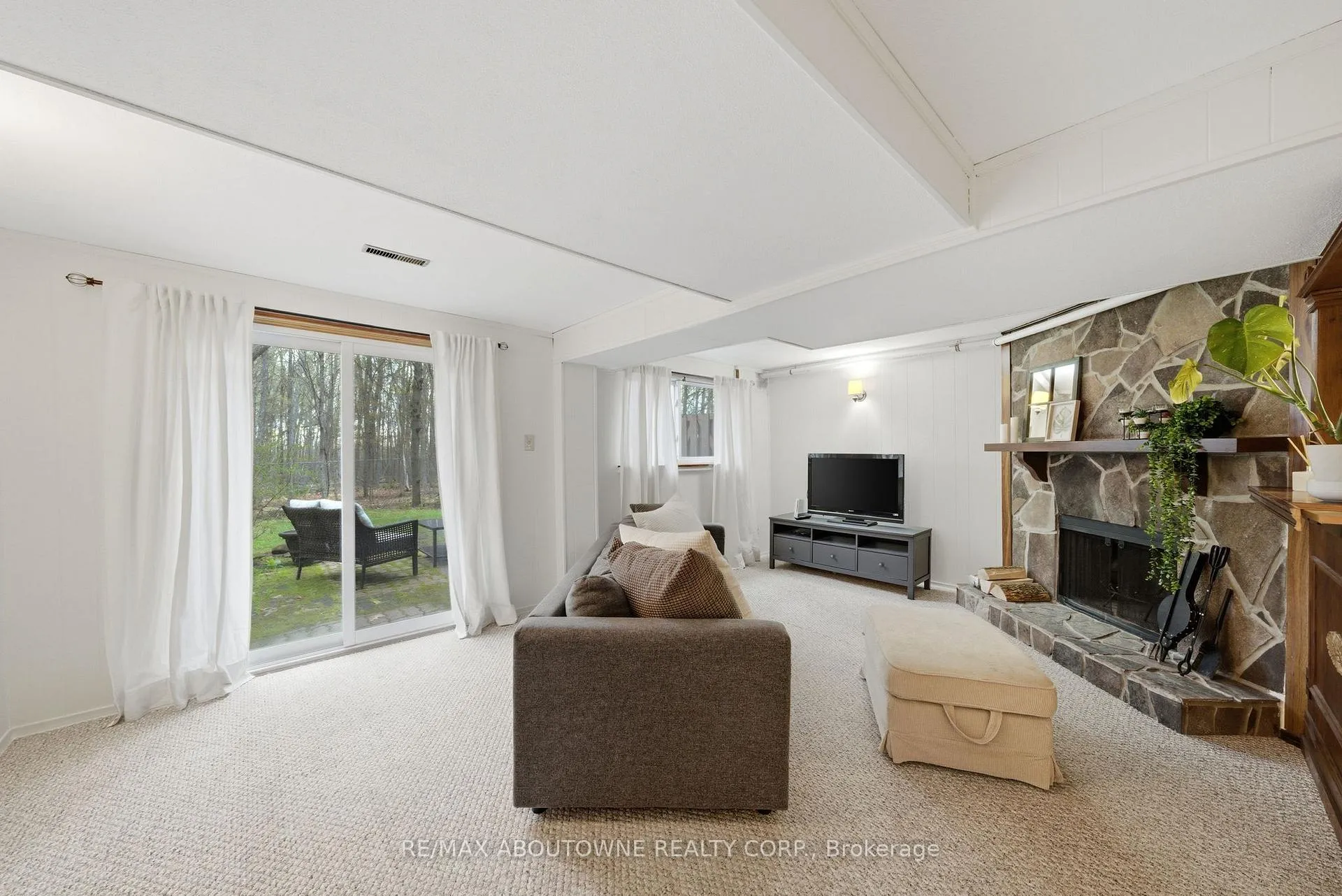 Photo 31 of Unit 49, 2301 Cavendish Drive, Burlington, Brant Hills — HOMEH