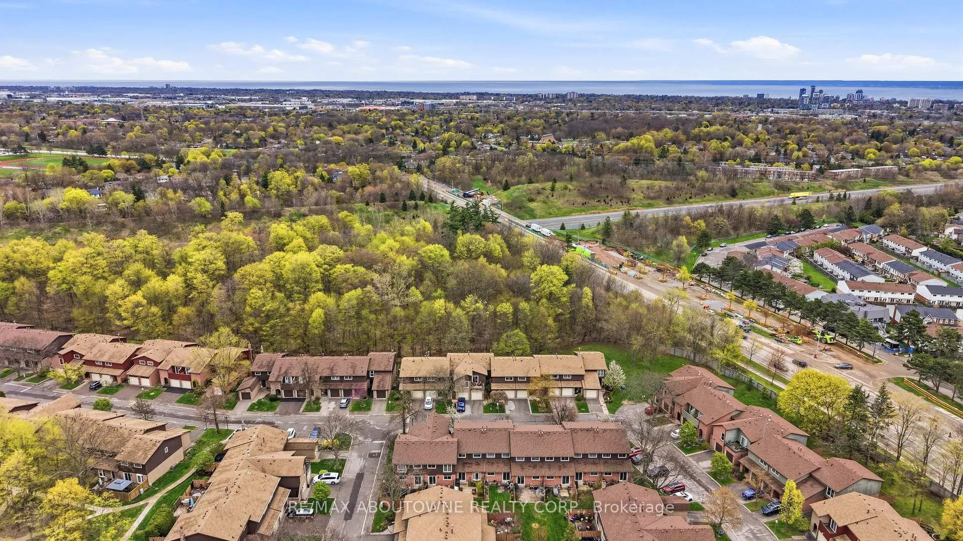 Photo 41 of Unit 49, 2301 Cavendish Drive, Burlington, Brant Hills — HOMEH