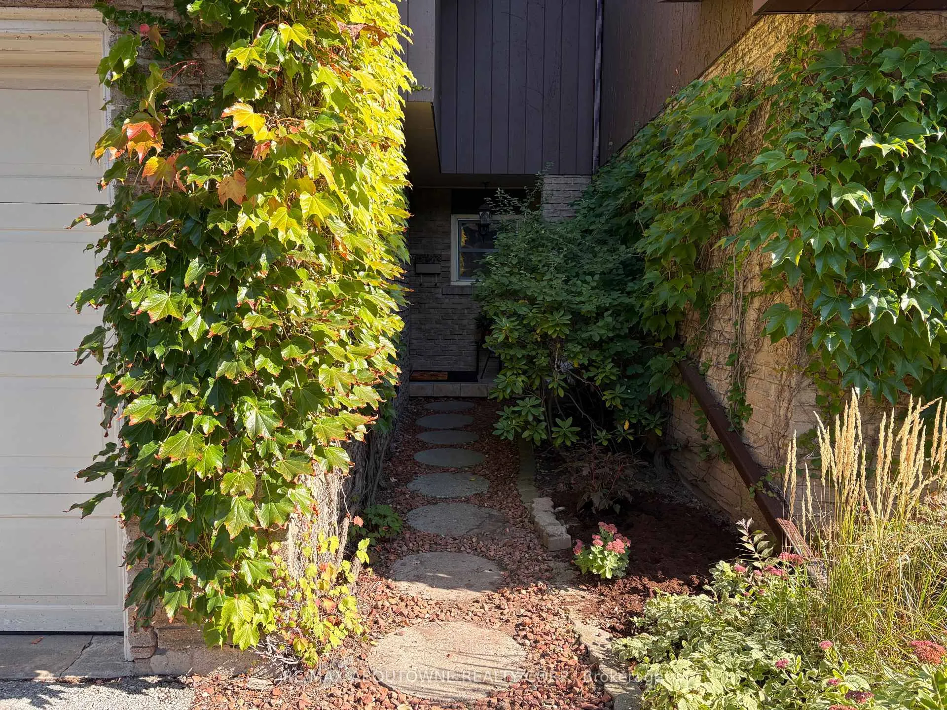 Photo 50 of Unit 49, 2301 Cavendish Drive, Burlington, Brant Hills — HOMEH