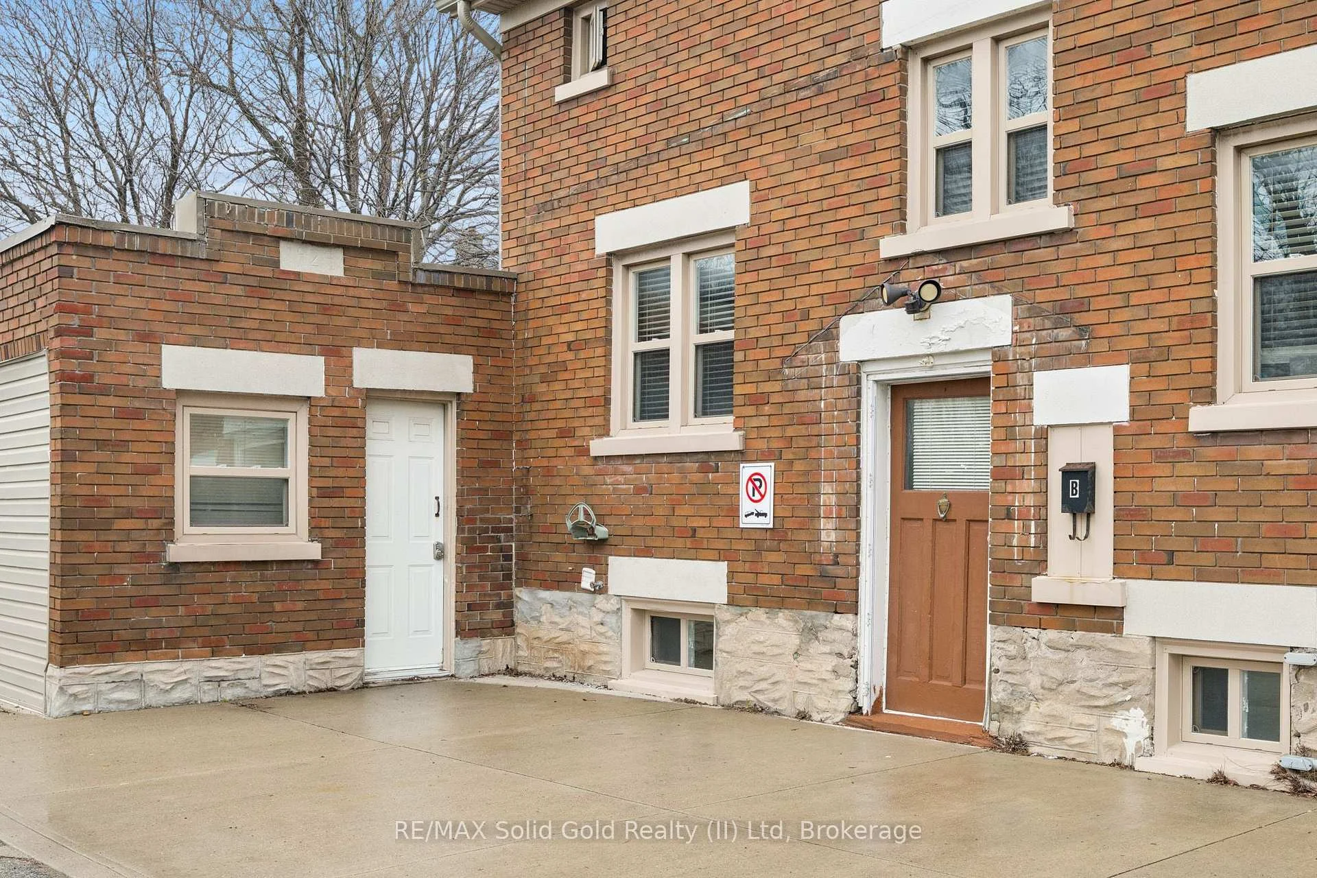 Photo 1 of 22 Dellroy Avenue, Kitchener, Stanley Park — HOMEH