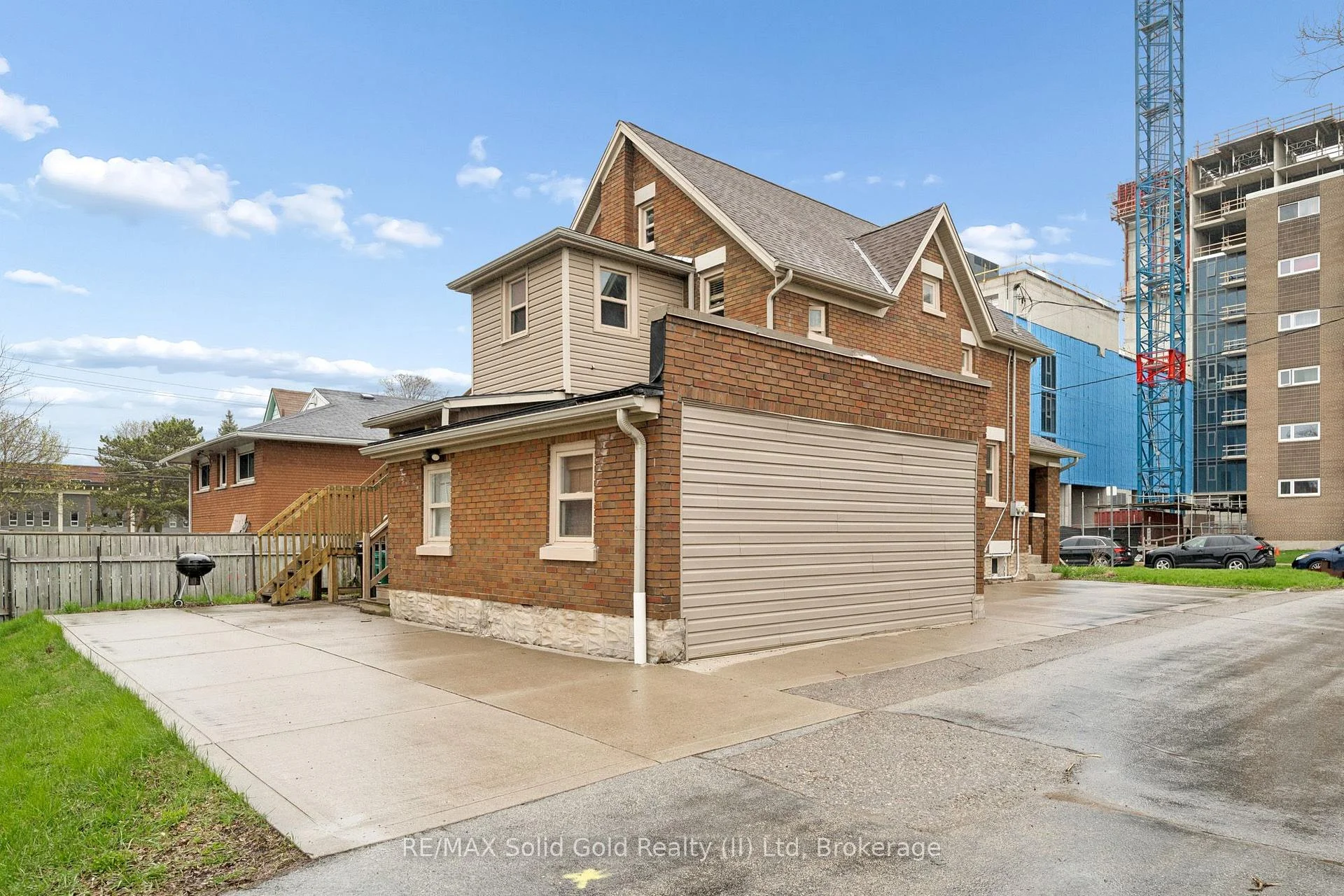 Photo 2 of 22 Dellroy Avenue, Kitchener, Stanley Park — HOMEH