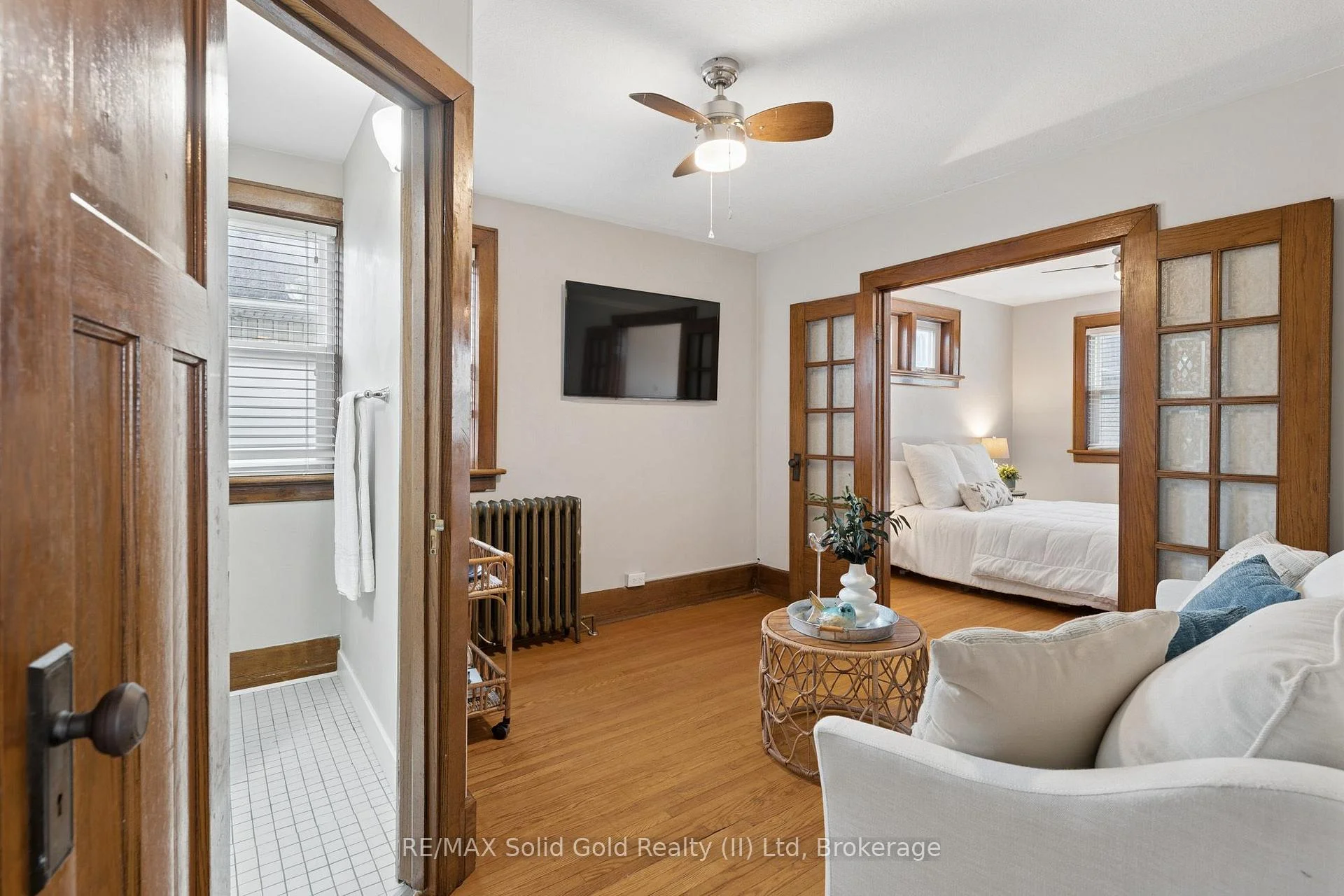 Photo 4 of 22 Dellroy Avenue, Kitchener, Stanley Park — HOMEH