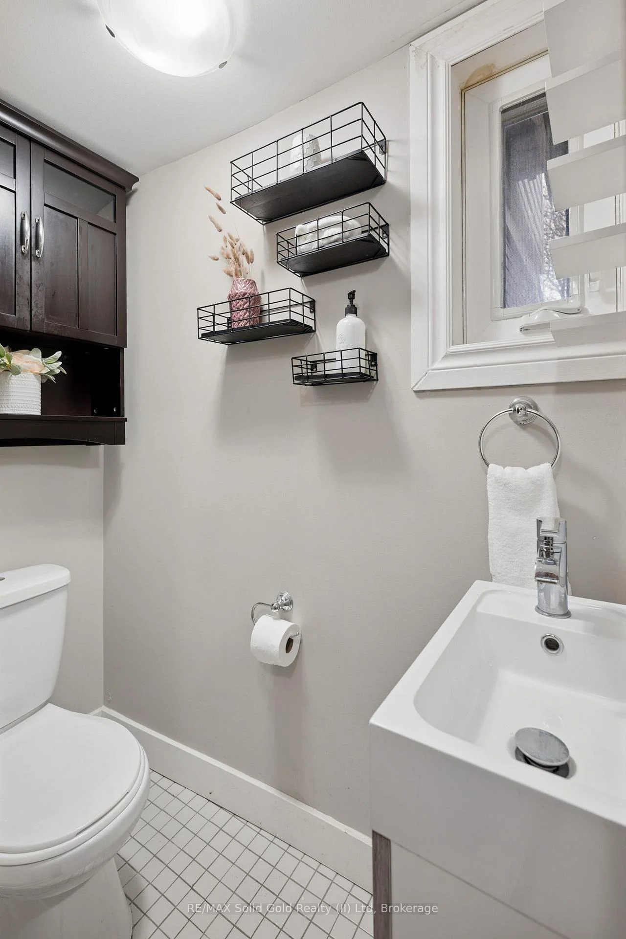 Photo 9 of 22 Dellroy Avenue, Kitchener, Stanley Park — HOMEH