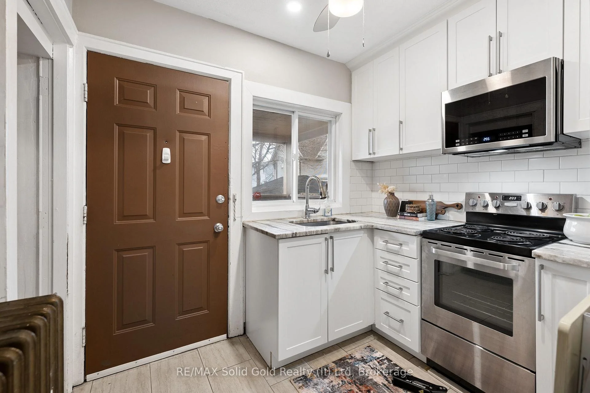 Photo 10 of 22 Dellroy Avenue, Kitchener, Stanley Park — HOMEH