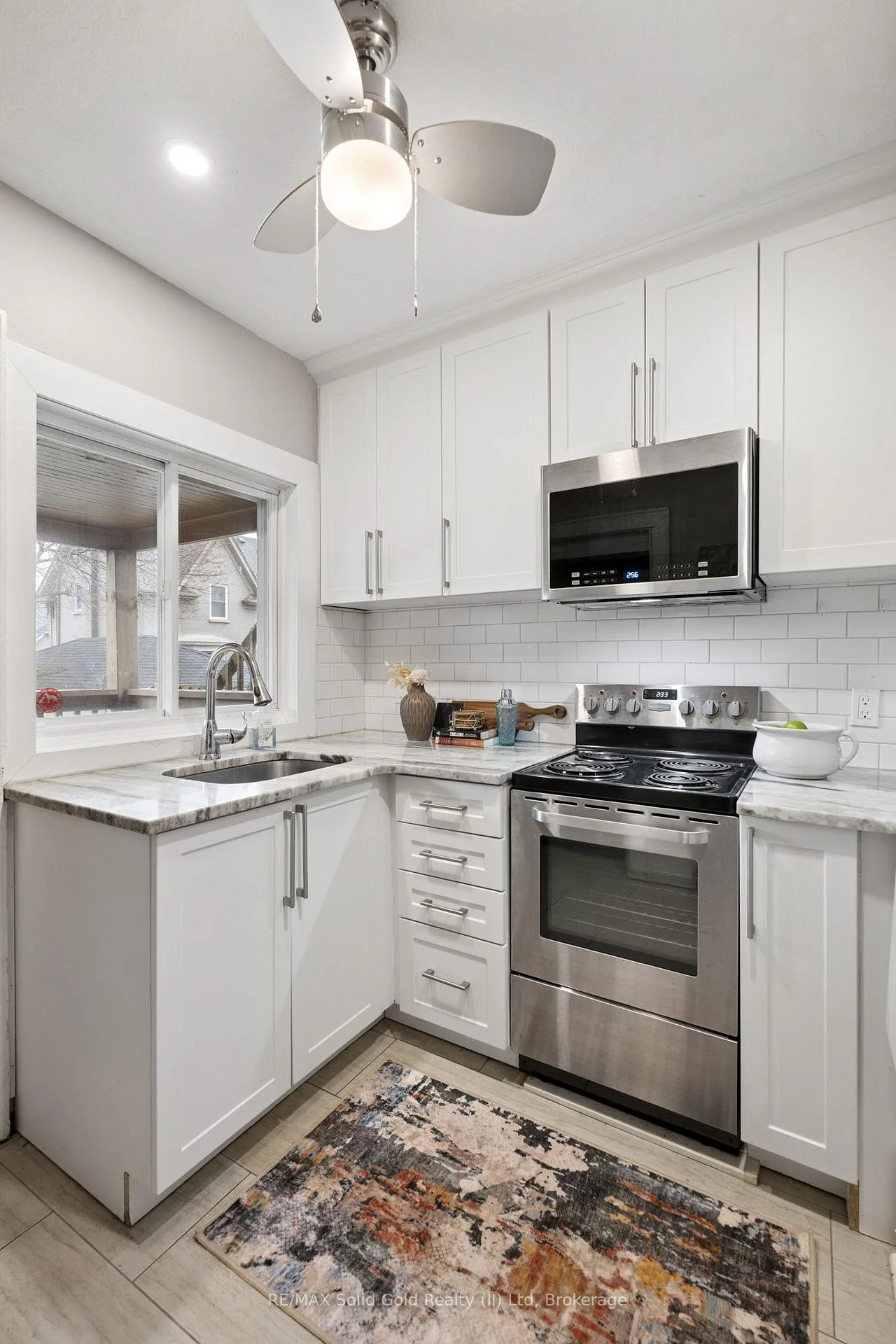Photo 11 of 22 Dellroy Avenue, Kitchener, Stanley Park — HOMEH