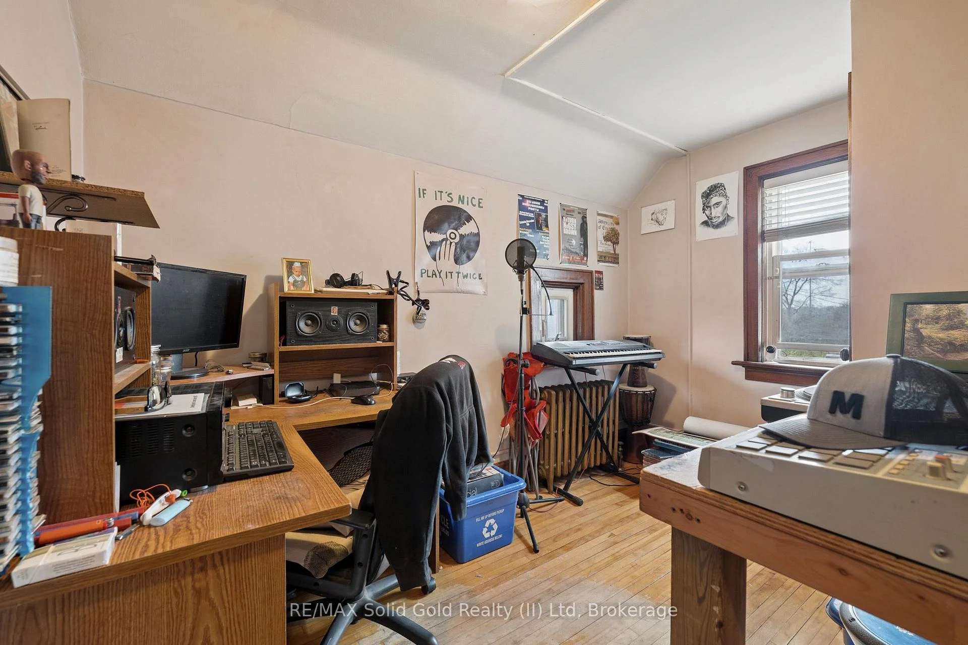 Photo 16 of 22 Dellroy Avenue, Kitchener, Stanley Park — HOMEH
