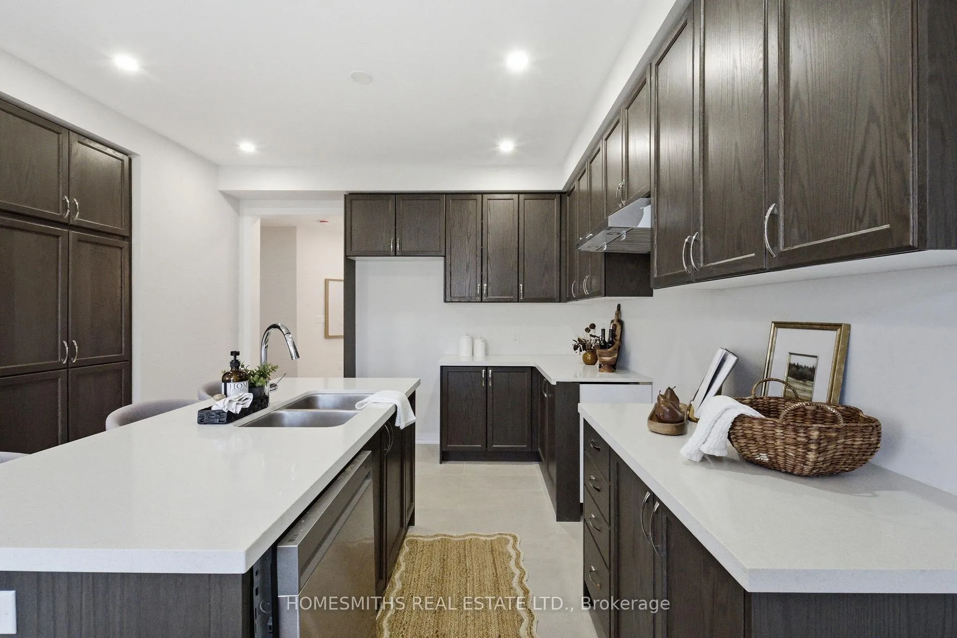 Photo 14 of 11 Northrop Avenue, Clarington, Newcastle — HOMEH