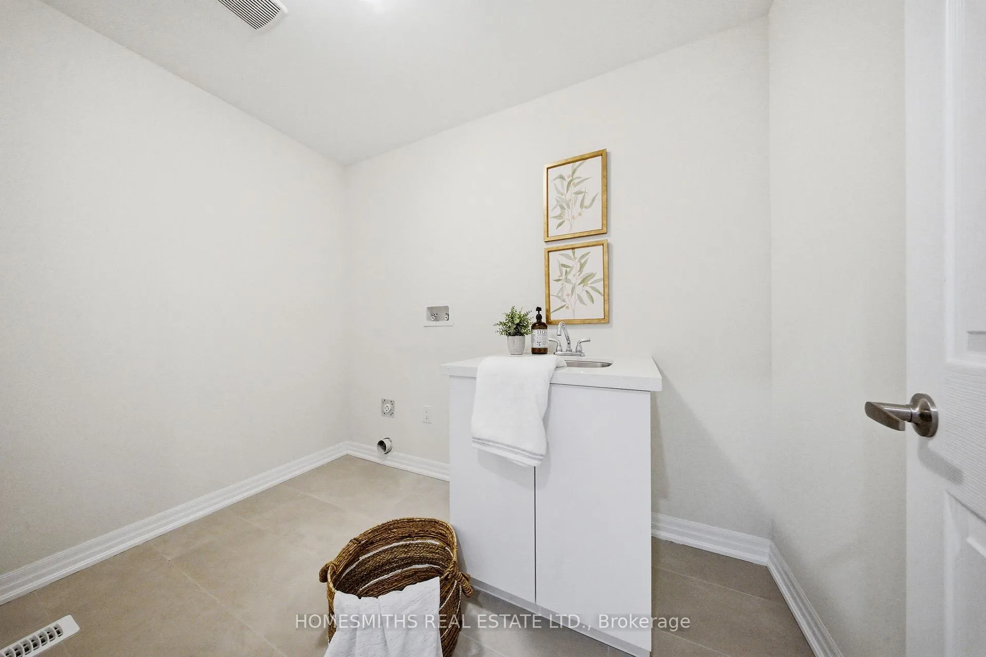 Photo 38 of 11 Northrop Avenue, Clarington, Newcastle — HOMEH
