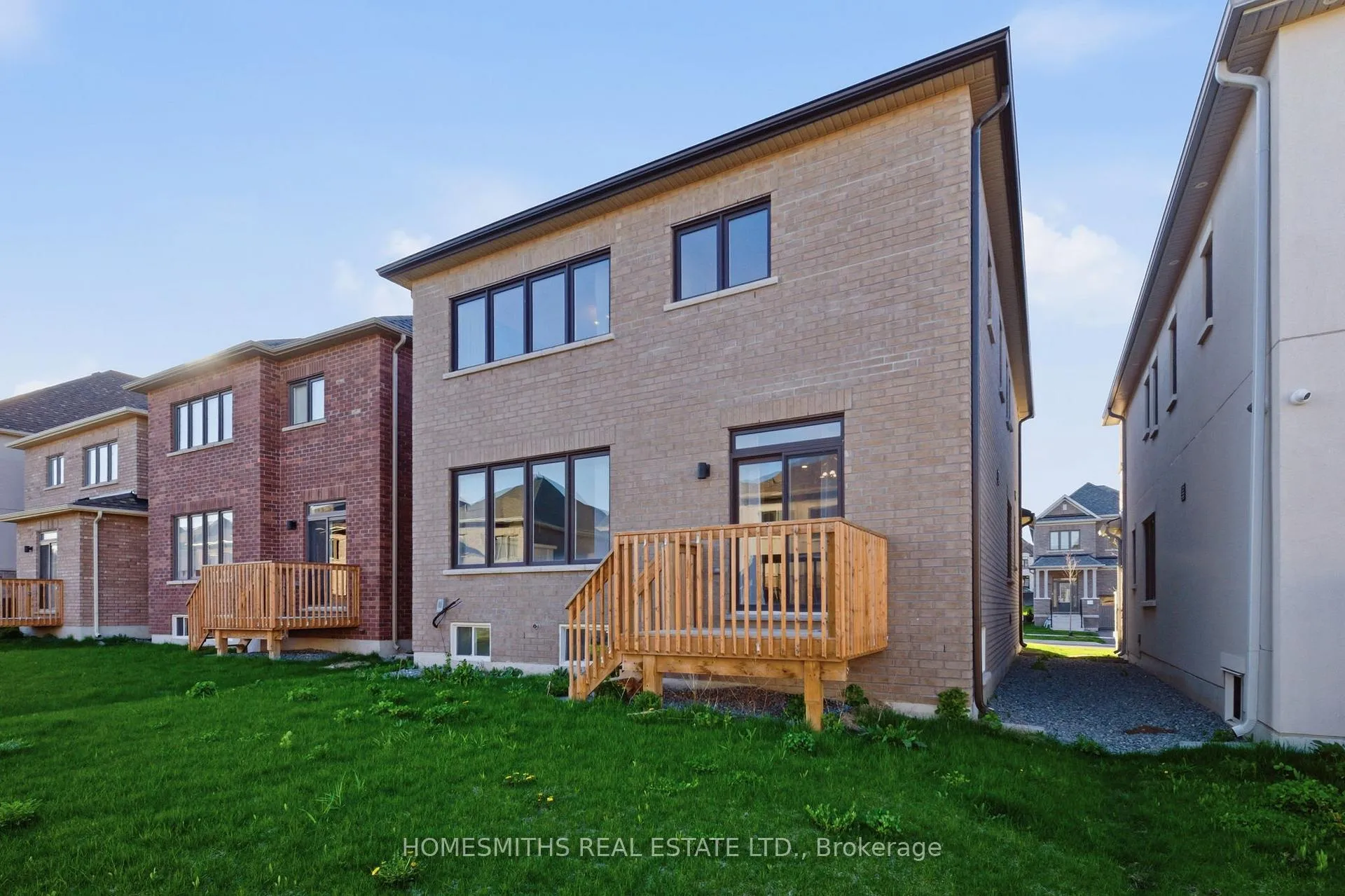 Photo 45 of 11 Northrop Avenue, Clarington, Newcastle — HOMEH