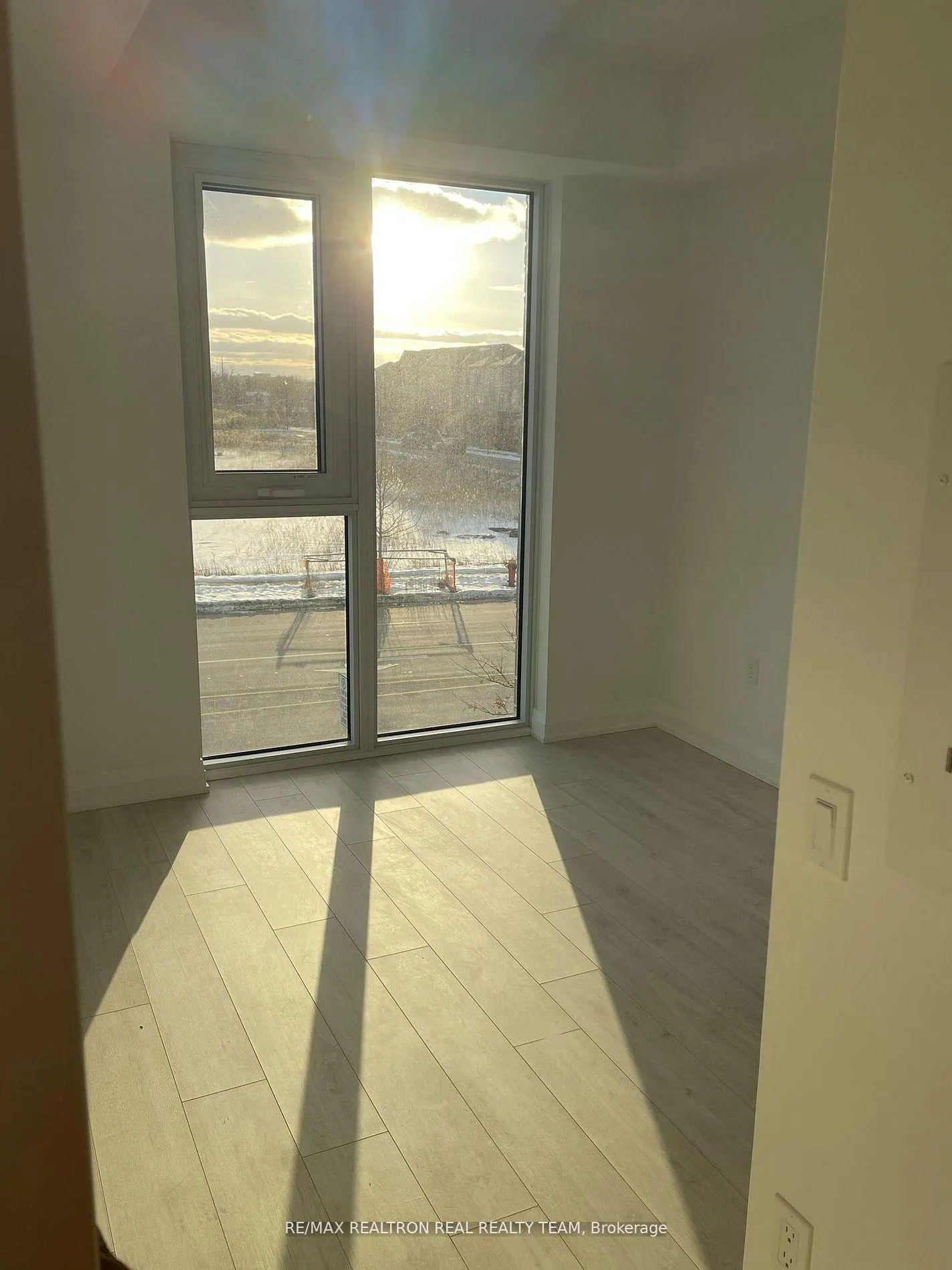 Photo 4 of Unit 216, 412 Silver Maple Road, Oakville, Joshua Meadows — HOMEH