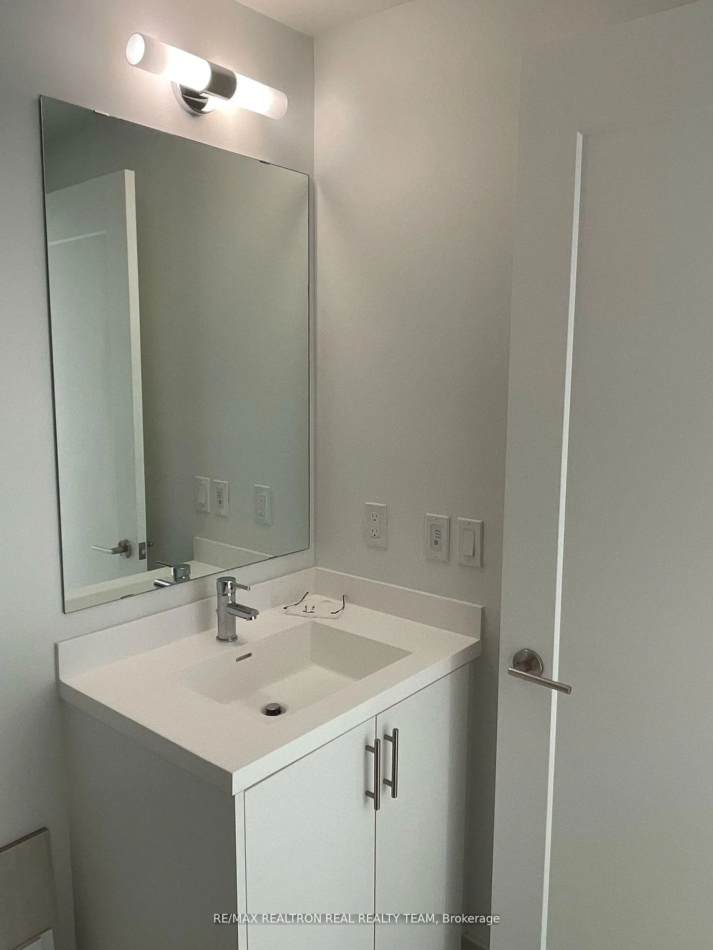 Photo 7 of Unit 216, 412 Silver Maple Road, Oakville, Joshua Meadows — HOMEH