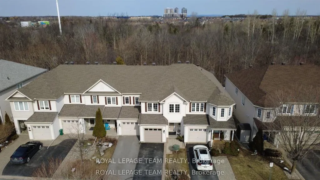 Photo 3 of 19 Fieldberry Private, Ottawa, Barrhaven - Stonebridge — HOMEH