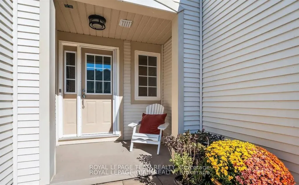Photo 4 of 19 Fieldberry Private, Ottawa, Barrhaven - Stonebridge — HOMEH