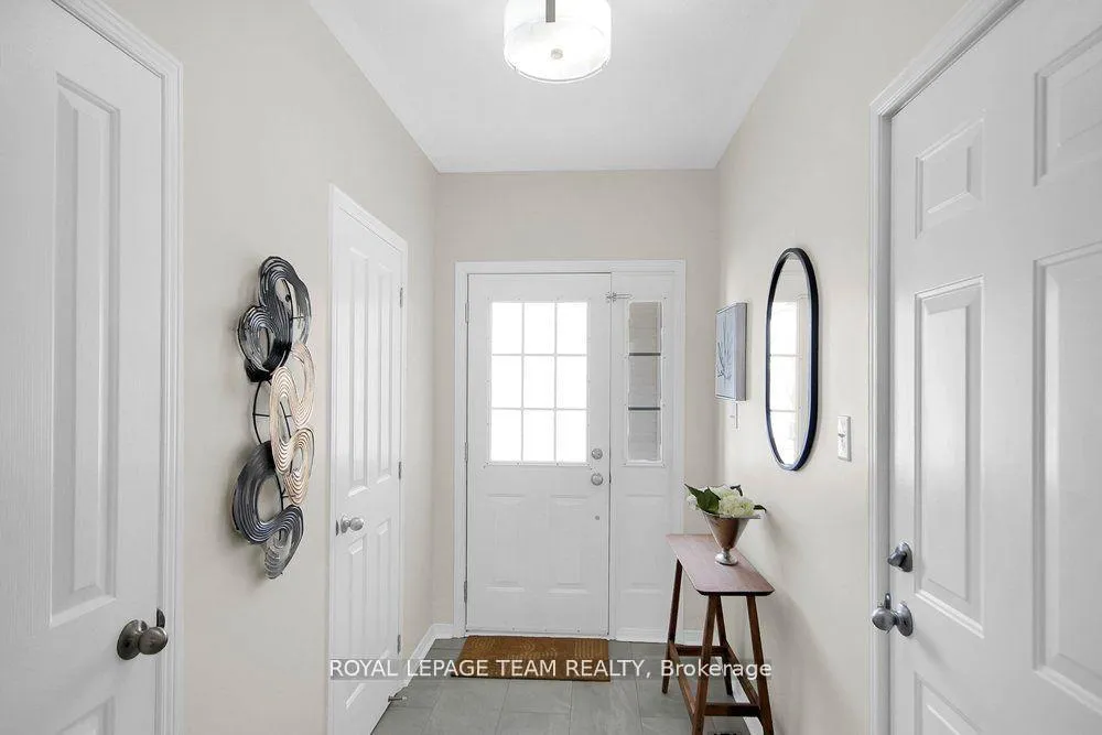 Photo 5 of 19 Fieldberry Private, Ottawa, Barrhaven - Stonebridge — HOMEH