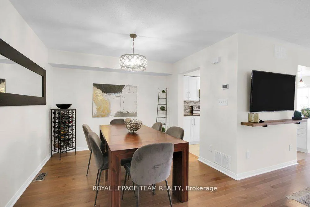Photo 9 of 19 Fieldberry Private, Ottawa, Barrhaven - Stonebridge — HOMEH