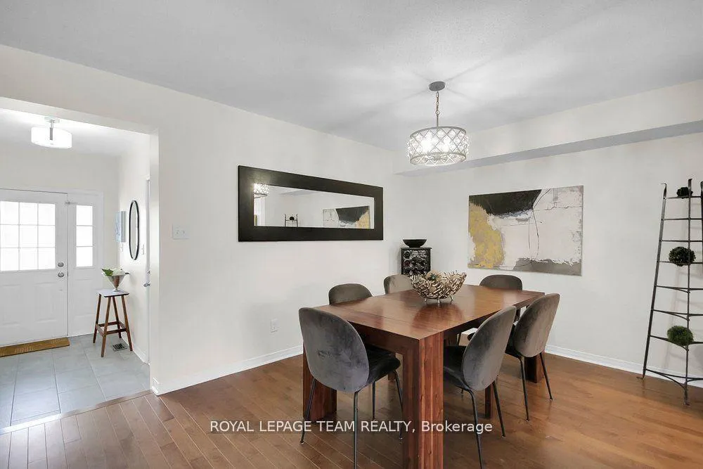 Photo 10 of 19 Fieldberry Private, Ottawa, Barrhaven - Stonebridge — HOMEH