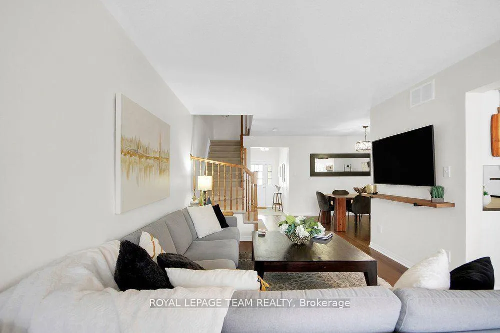 Photo 20 of 19 Fieldberry Private, Ottawa, Barrhaven - Stonebridge — HOMEH