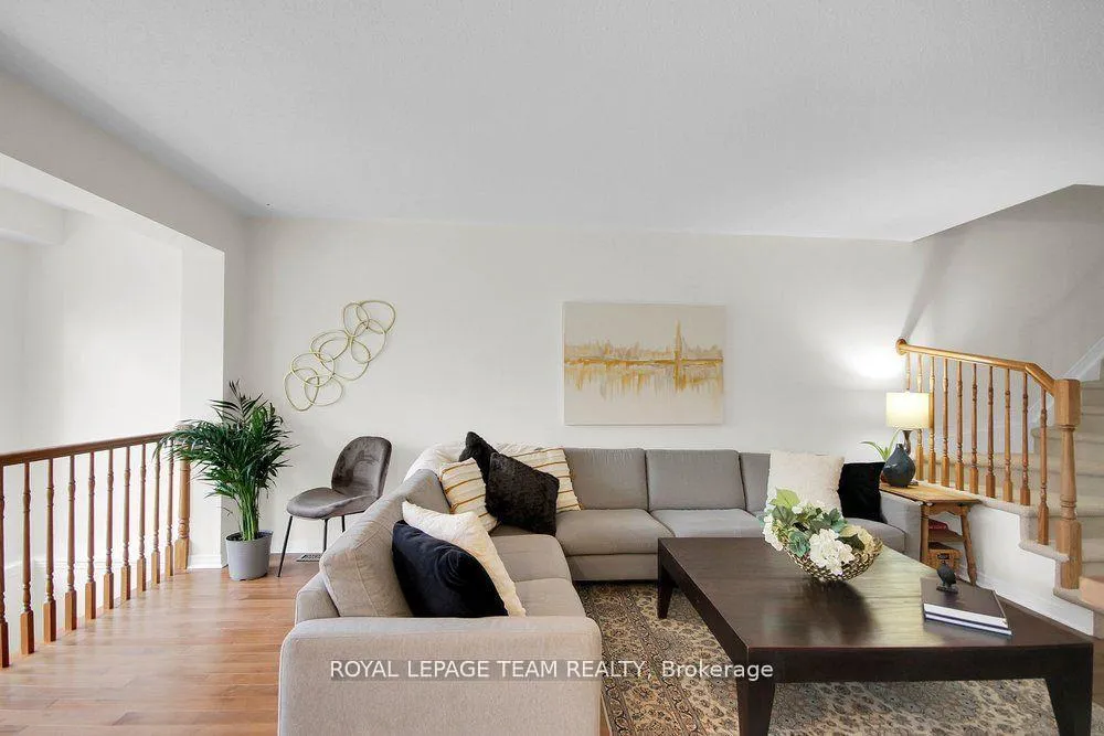 Photo 21 of 19 Fieldberry Private, Ottawa, Barrhaven - Stonebridge — HOMEH
