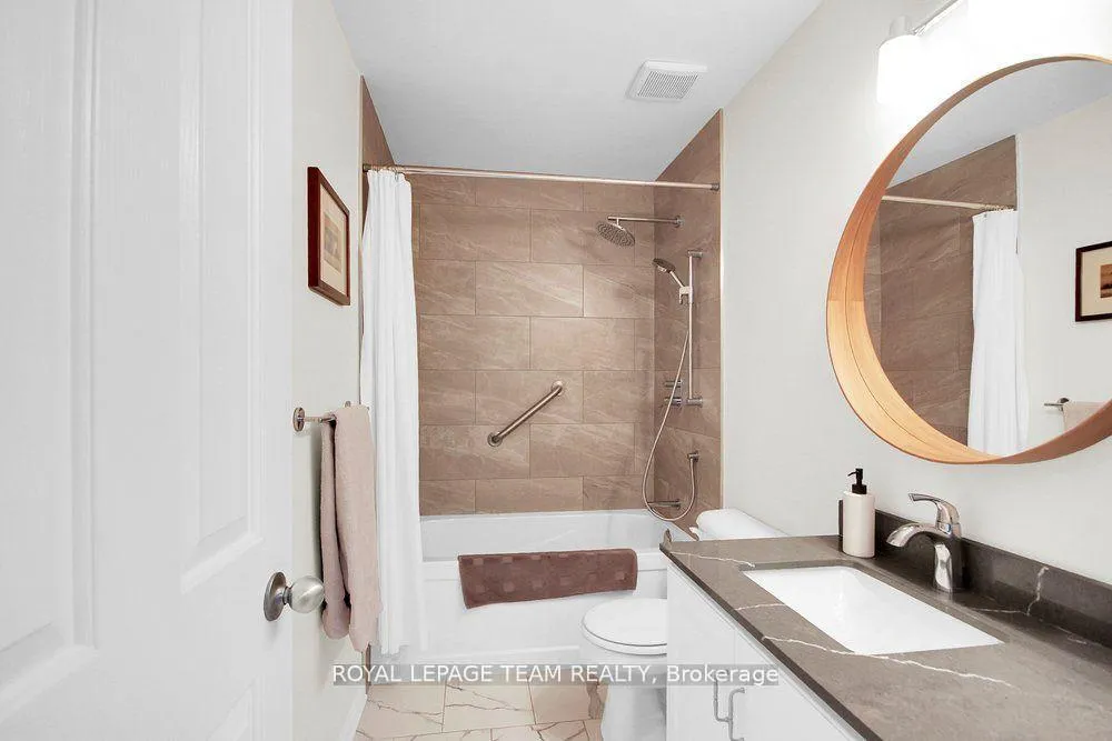 Photo 31 of 19 Fieldberry Private, Ottawa, Barrhaven - Stonebridge — HOMEH