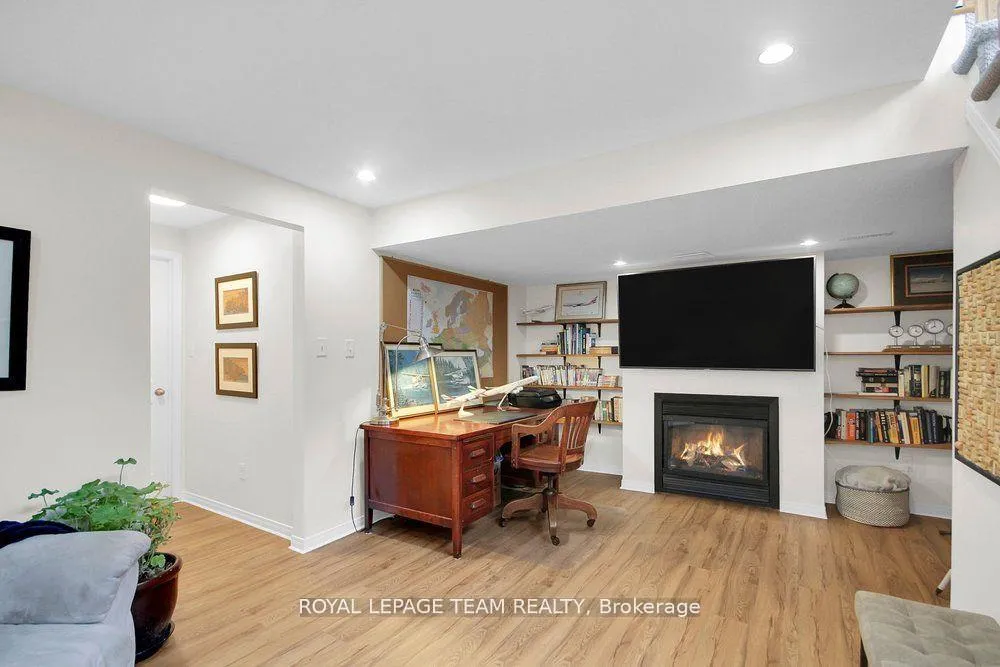 Photo 38 of 19 Fieldberry Private, Ottawa, Barrhaven - Stonebridge — HOMEH