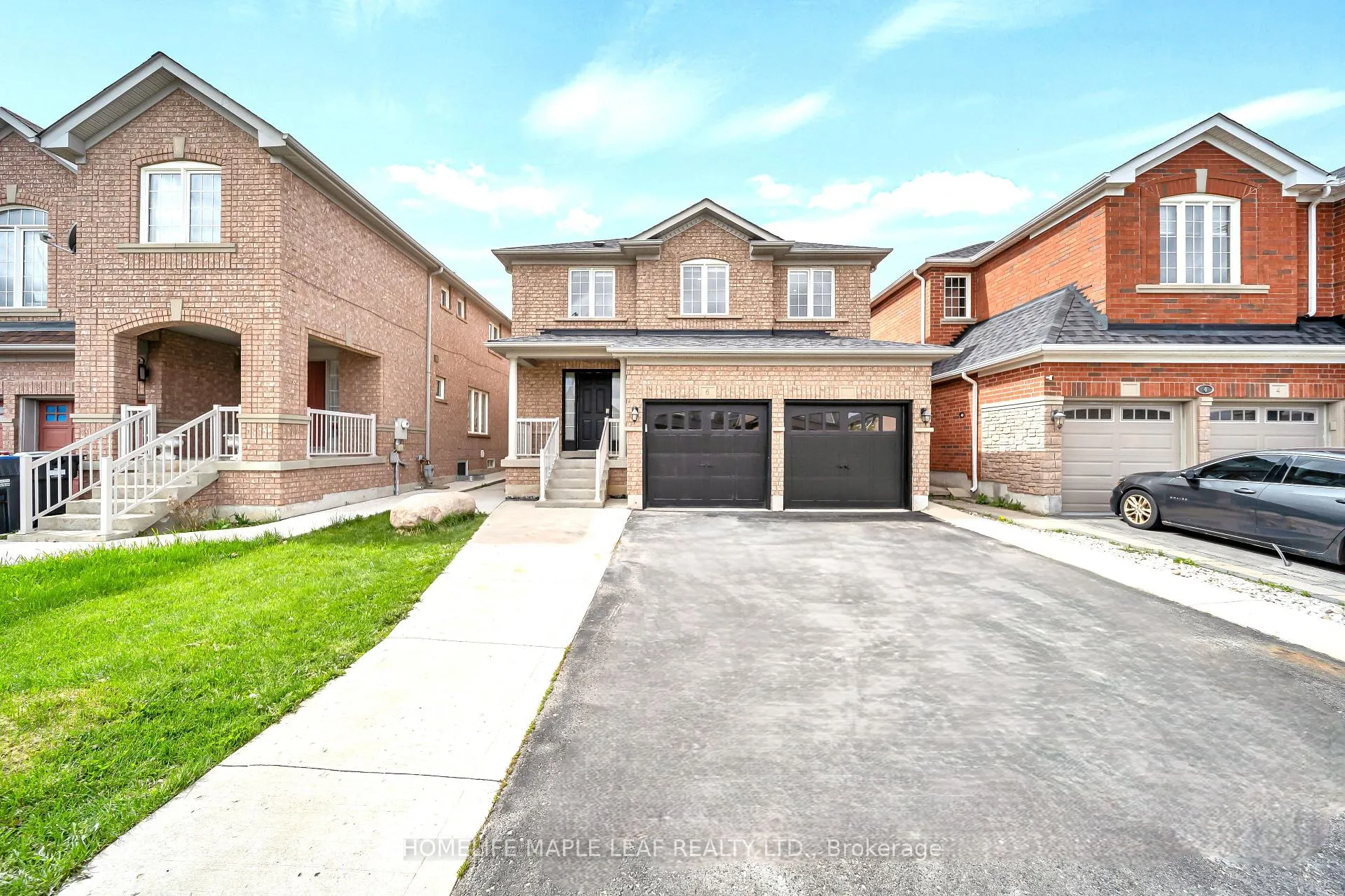 Photo 1 of 6 Vermont Road, Brampton, Fletcher's Meadow — HOMEH