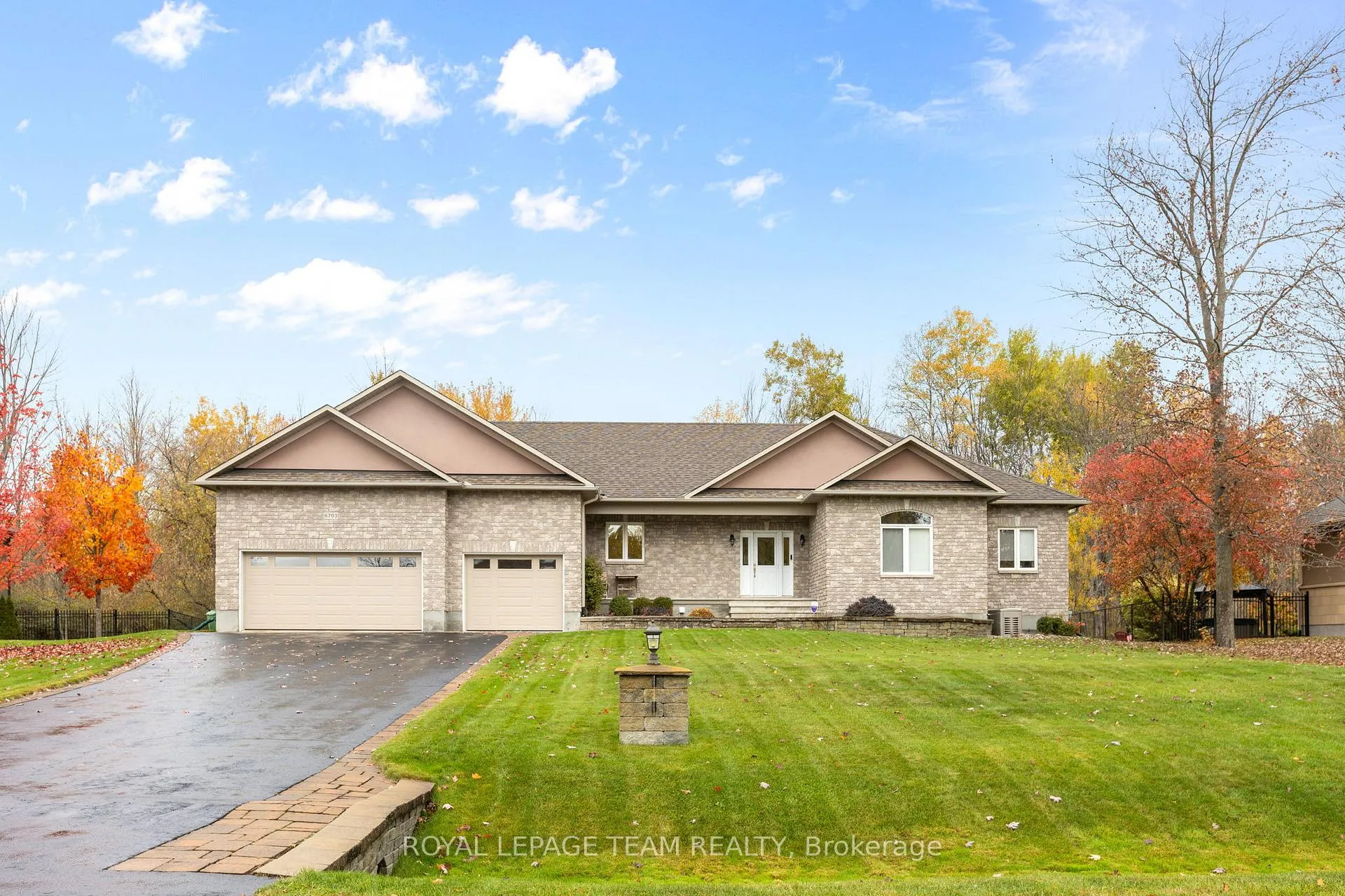 Photo 3 of 6703 Pebble Trail Way, Ottawa, Greely — HOMEH